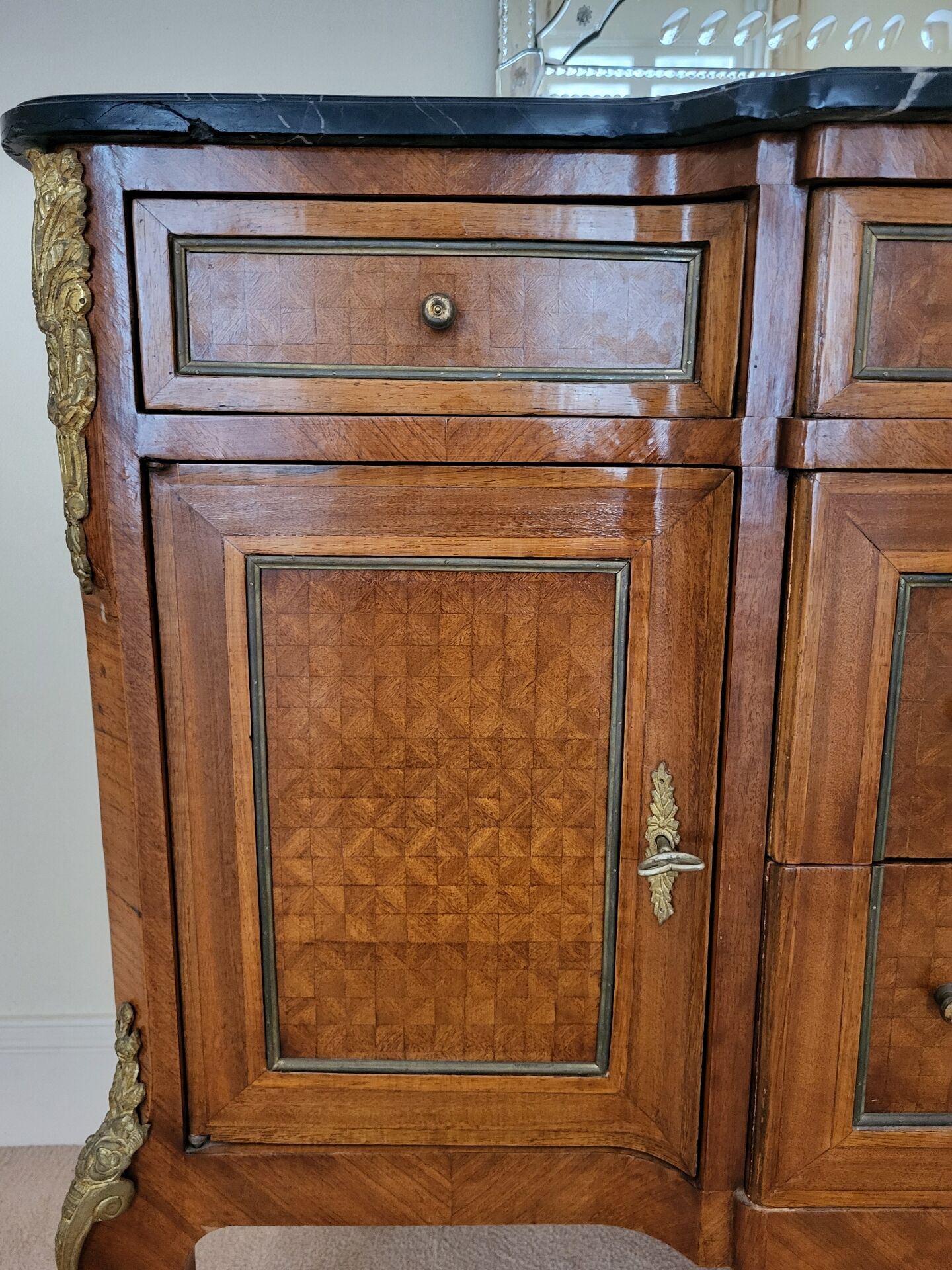 Commode époque restauration