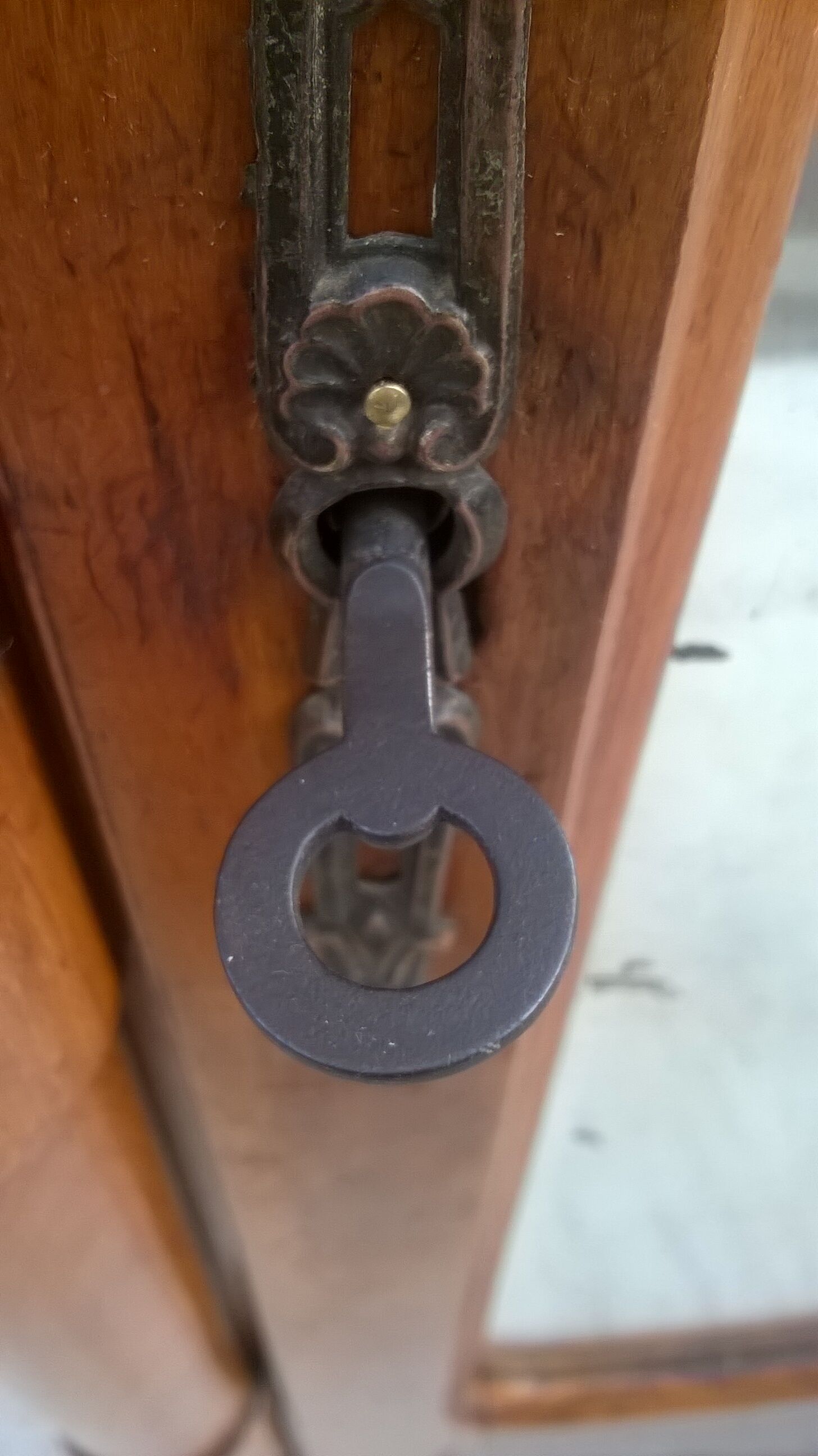 Wardrobe style napoleon III 1900