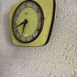Yellow vintage formica flash clock