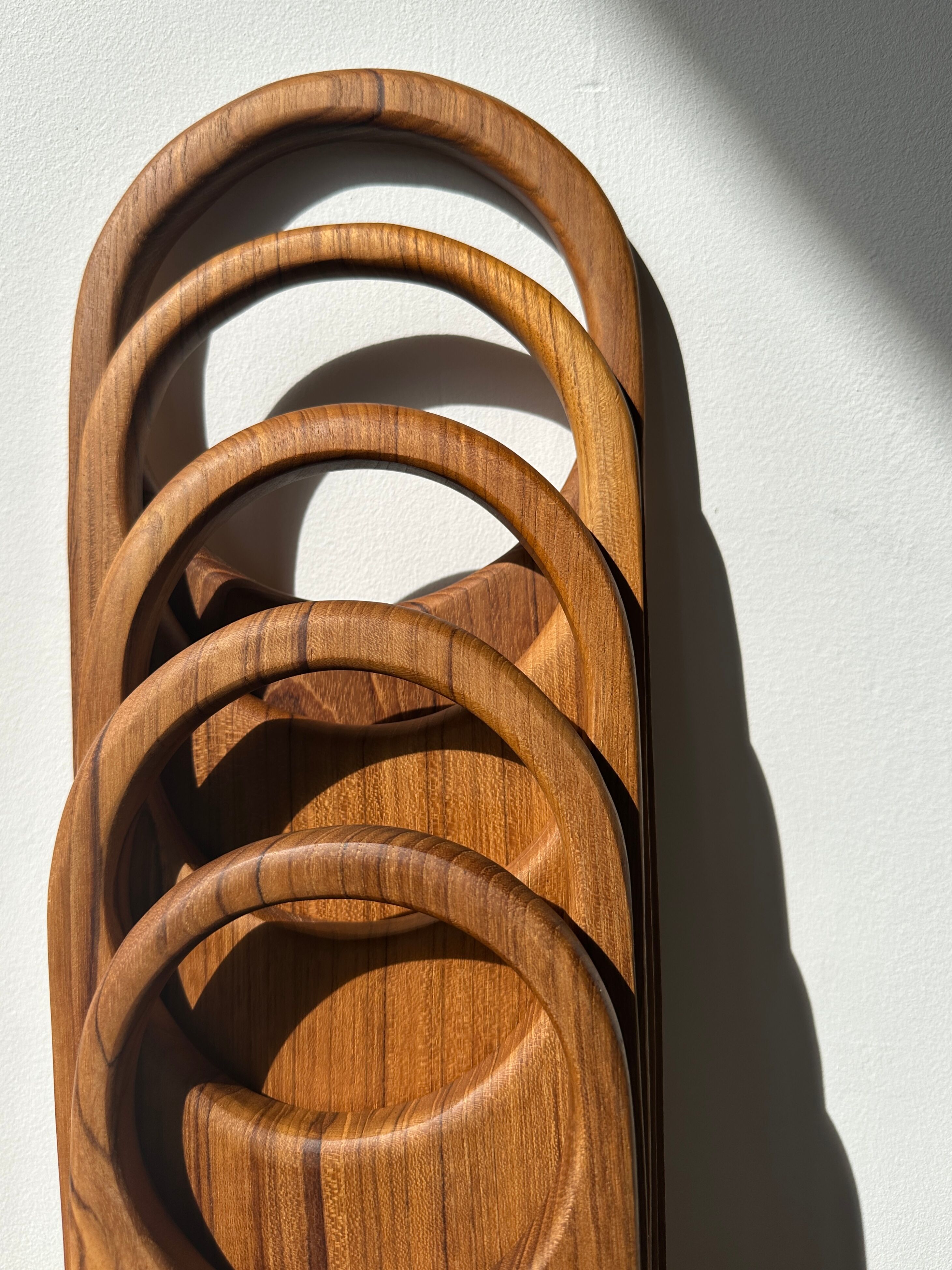 Cutting or presentation board of monoxyl teak with handle (T1)