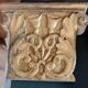 Paire d'anciennes frises en bois sculpté et doré