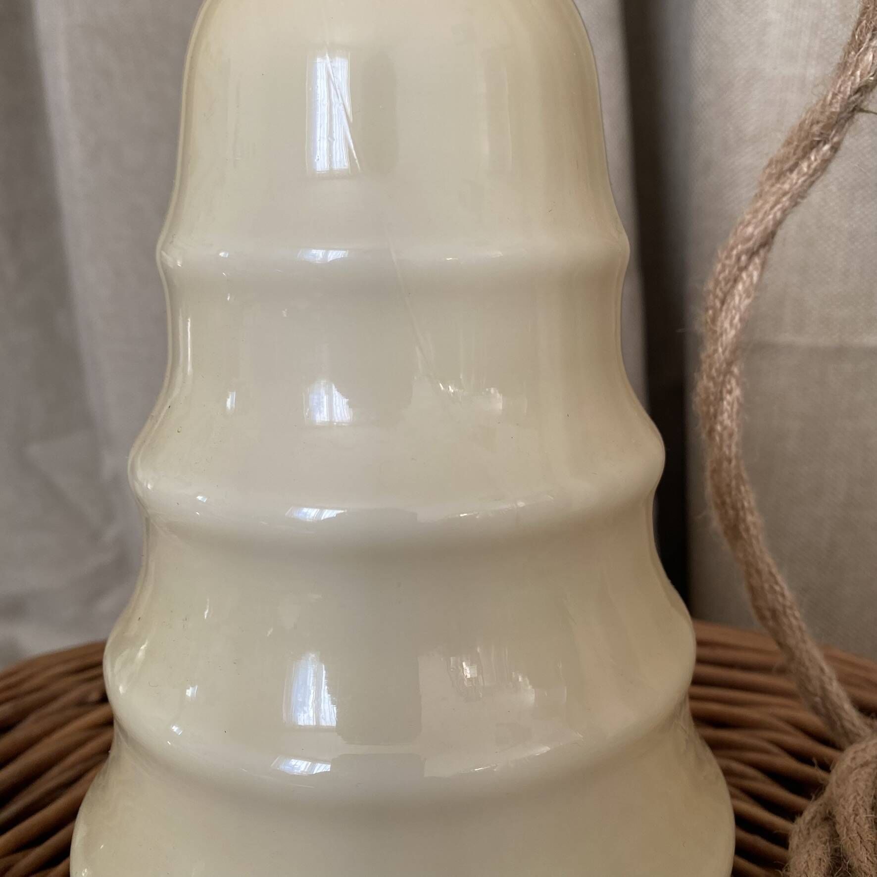 Baladeuse avec opaline conique couleur vanille