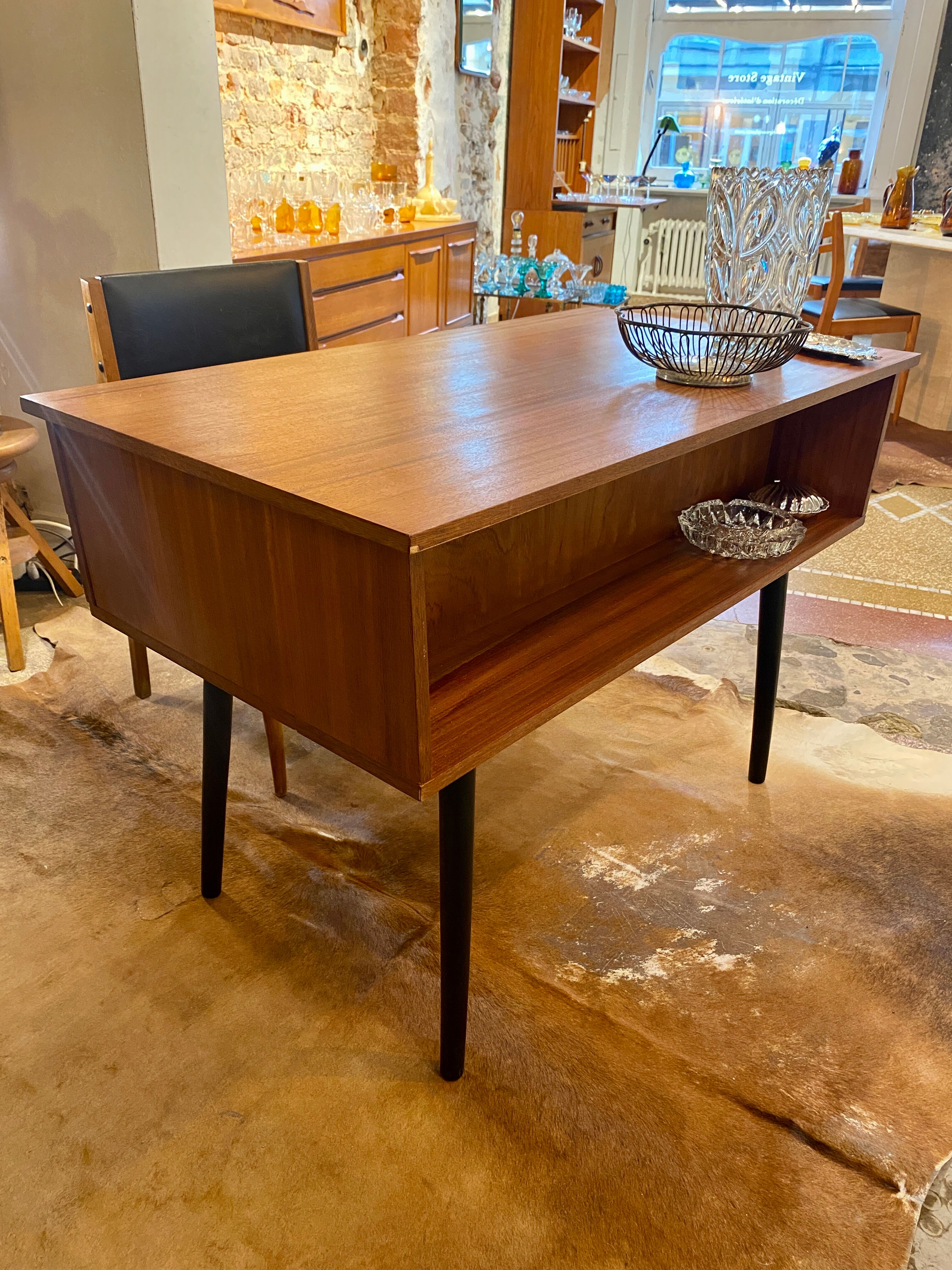 Scandinavian office 1960 two sides