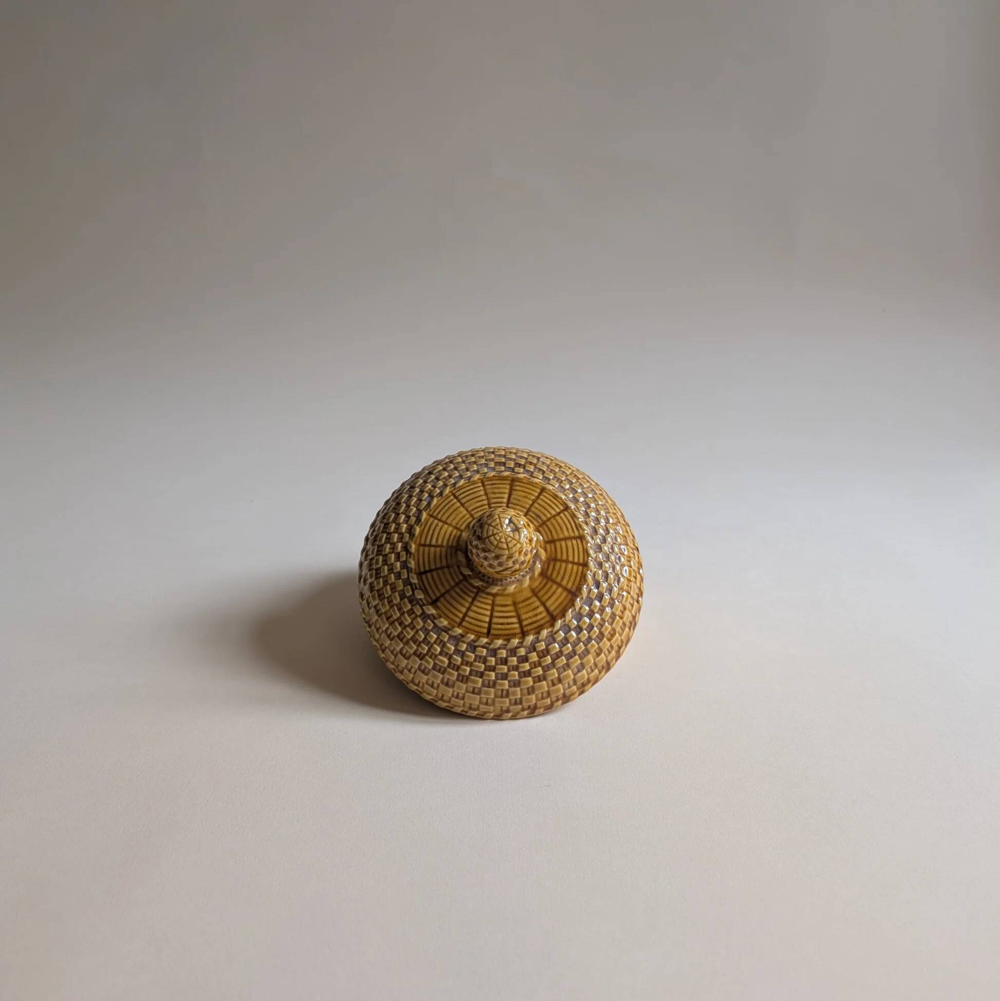 Mustard ceramic box