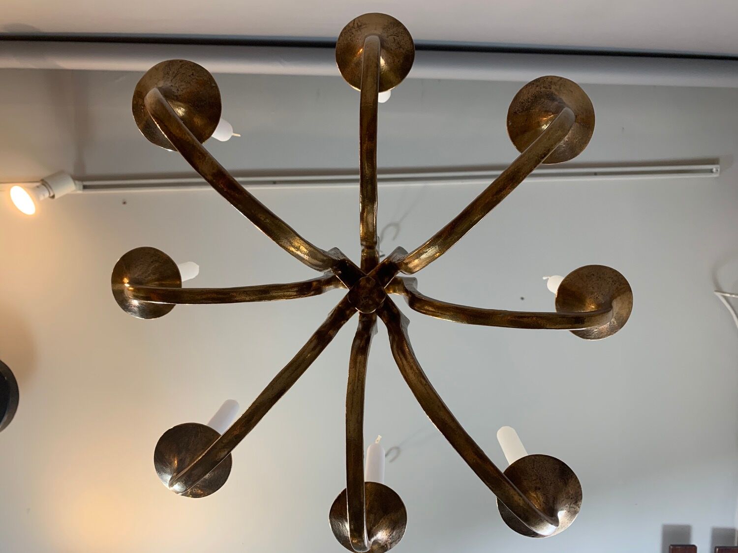 Lustre conçu par Michael Harjes et produit par Harjes Metalkunst en Allemagne