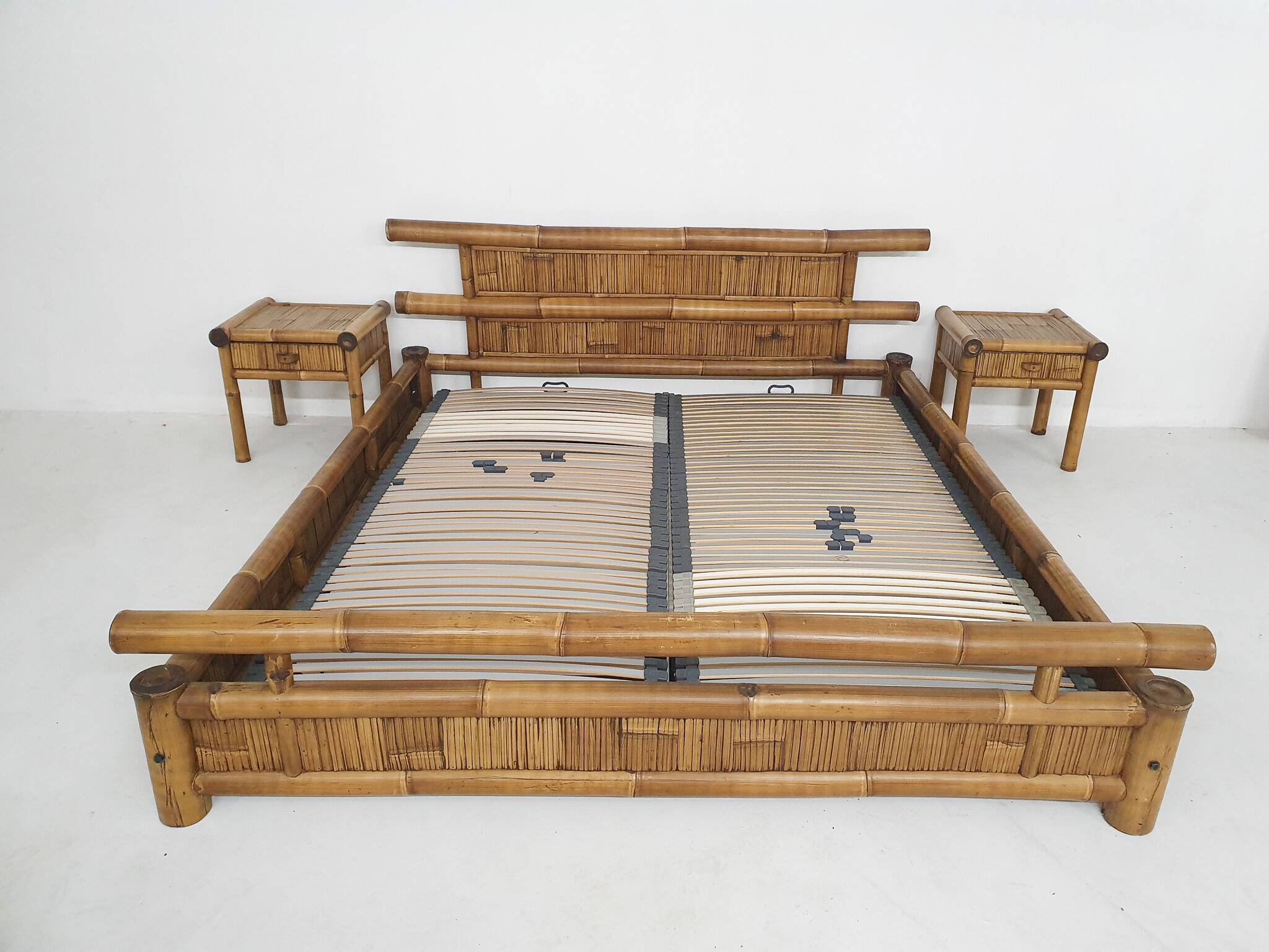 Bamboo two person bed 180 x 210 cm with night stands