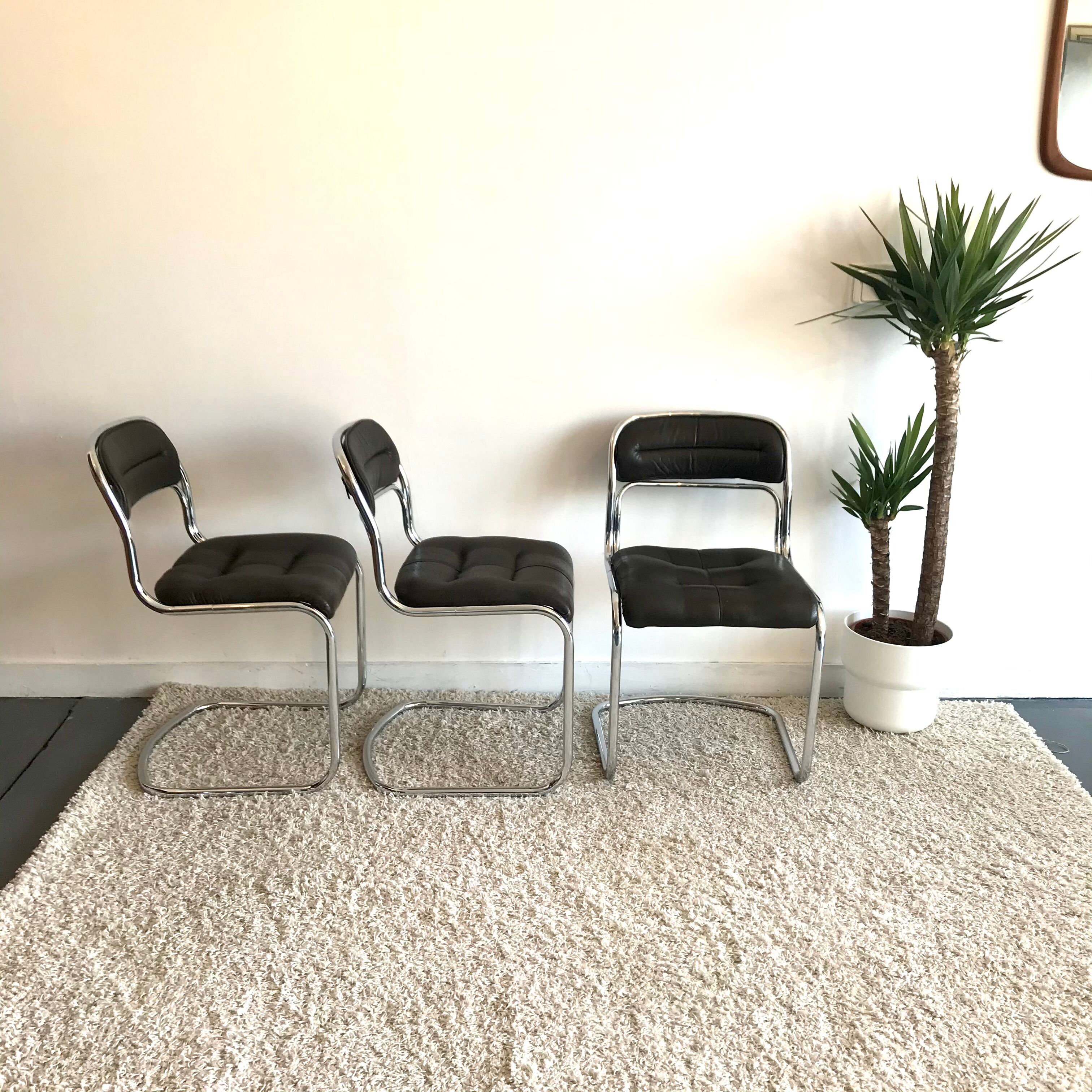 Lot of 6 chairs cantilever 70s