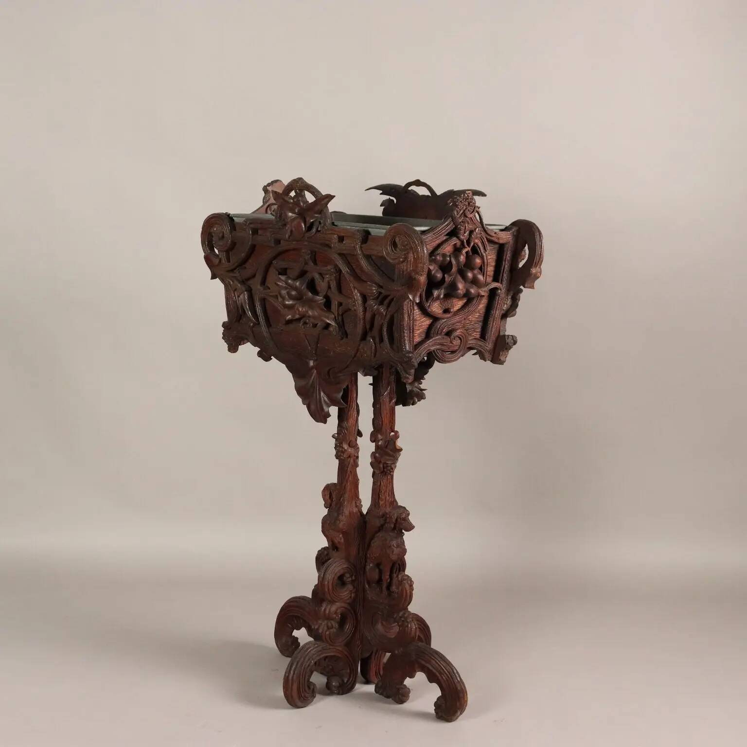Jardinière ancienne néo-baroque en noyer, Suisse '800