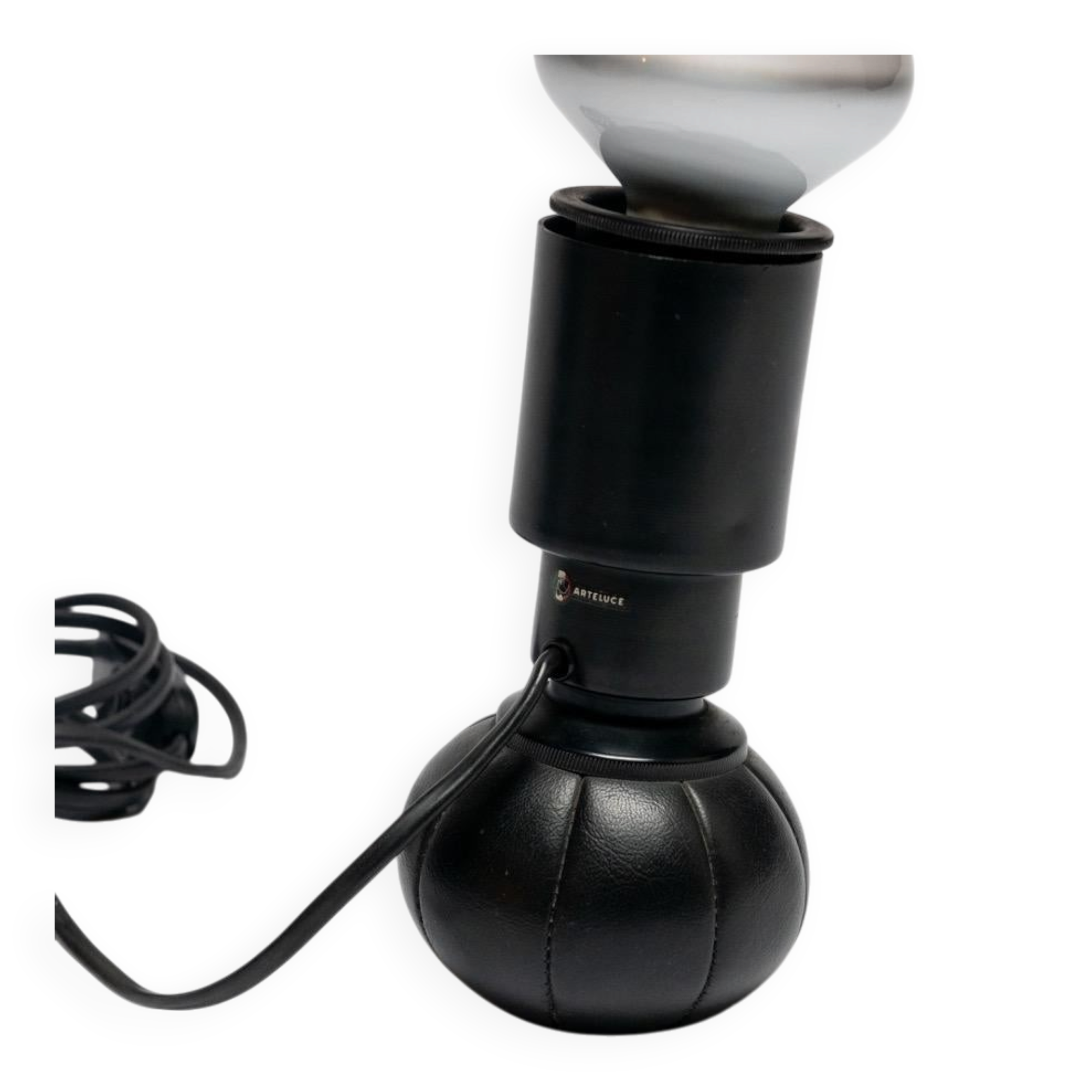 Vintage Italian 600 table lamp by Gino Sarfatti for Arteluce, black body & base