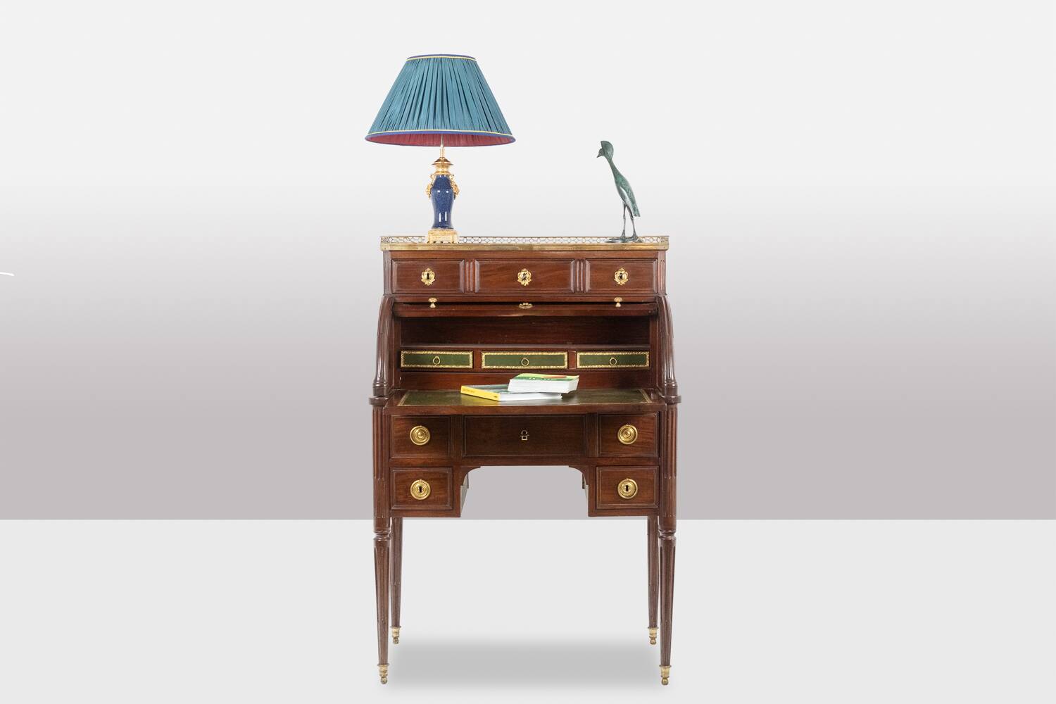 Desk – or secretary, cylinder, mahogany. Late 18th century period.