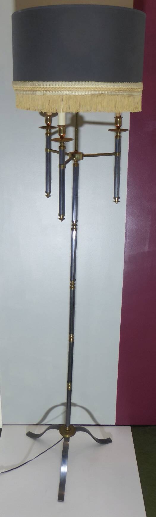 Vintage floor lamp with a classic spirit.