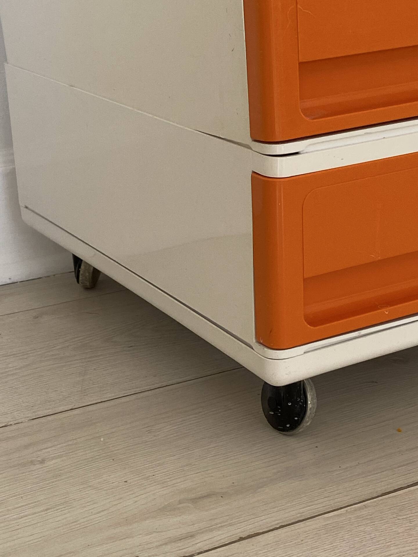 Desserte Flair plastique orange et blanc