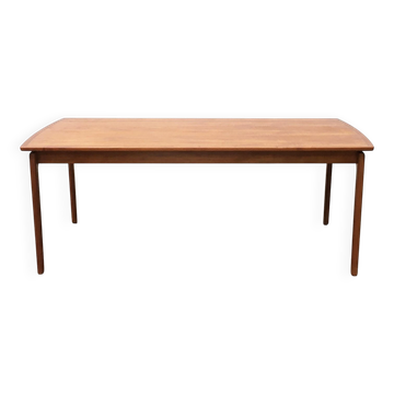 Mid-century teak coffee table by Ole Wanscher for Poul Jeppesens Møbelfabrik.