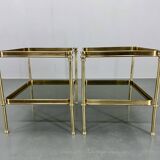 Paire de tables d'appoint ou de chevet en laiton et verre fumé, années 1970