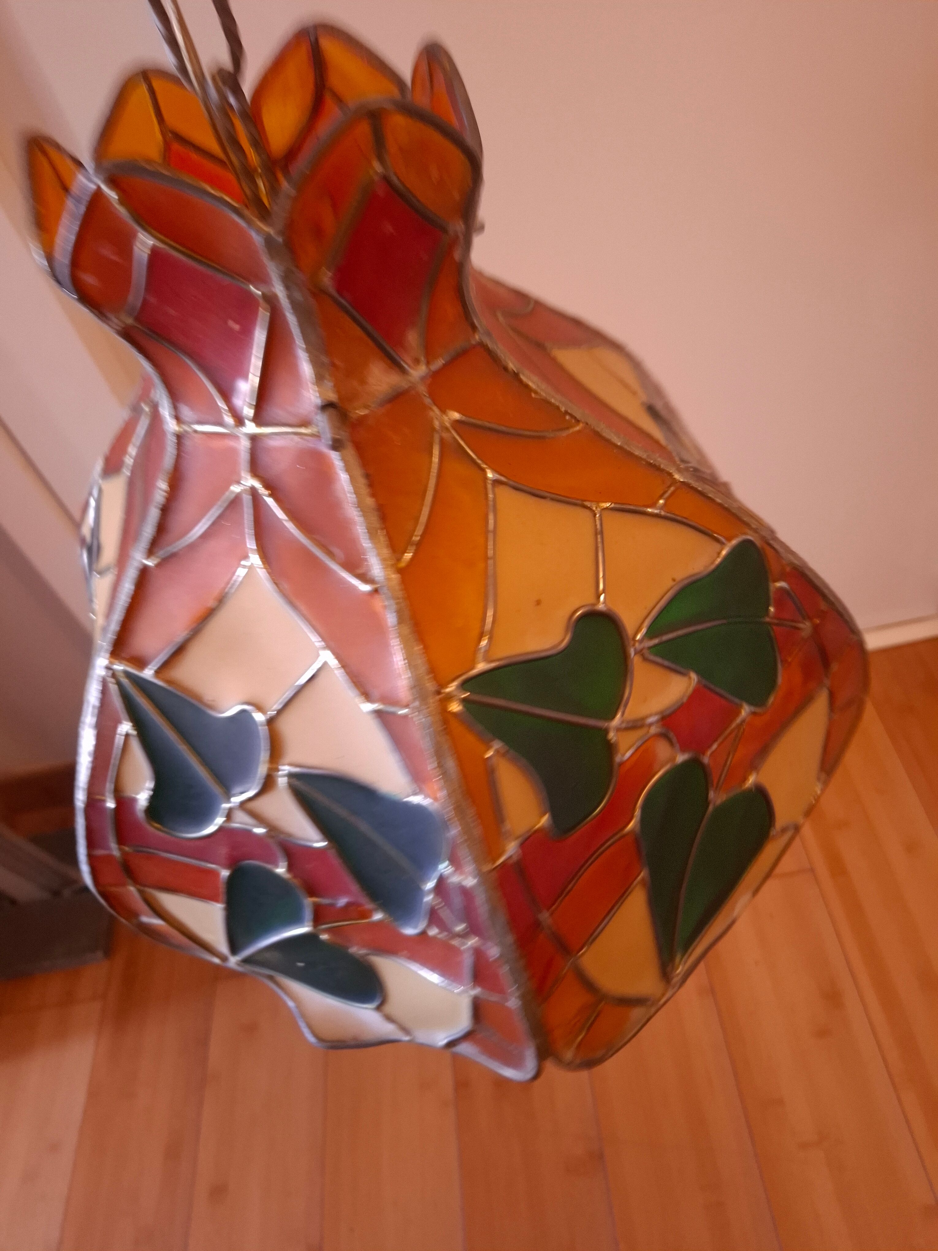 Tiffany-style stained glass pendant light