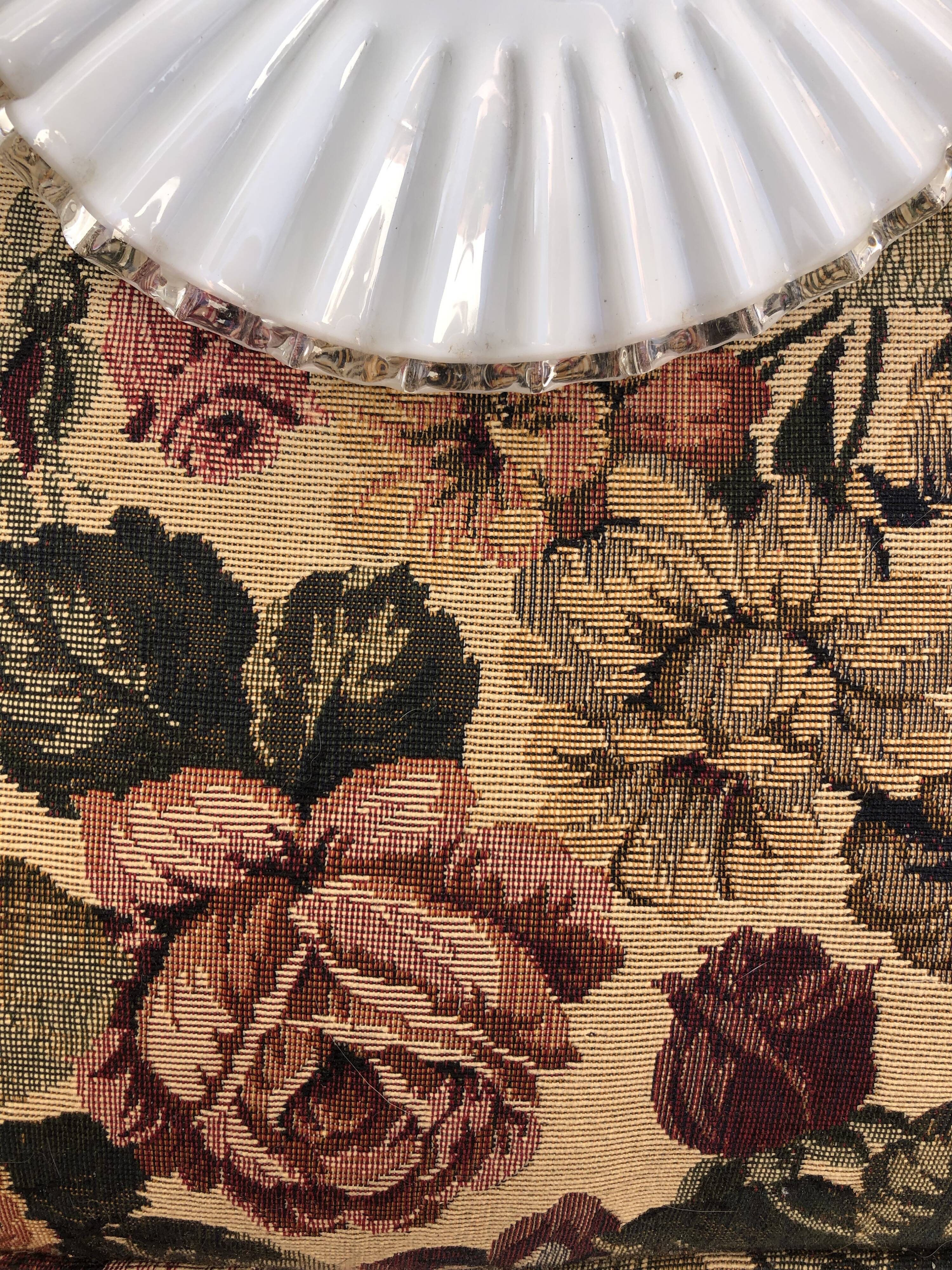 Small suspension in mesh opaline