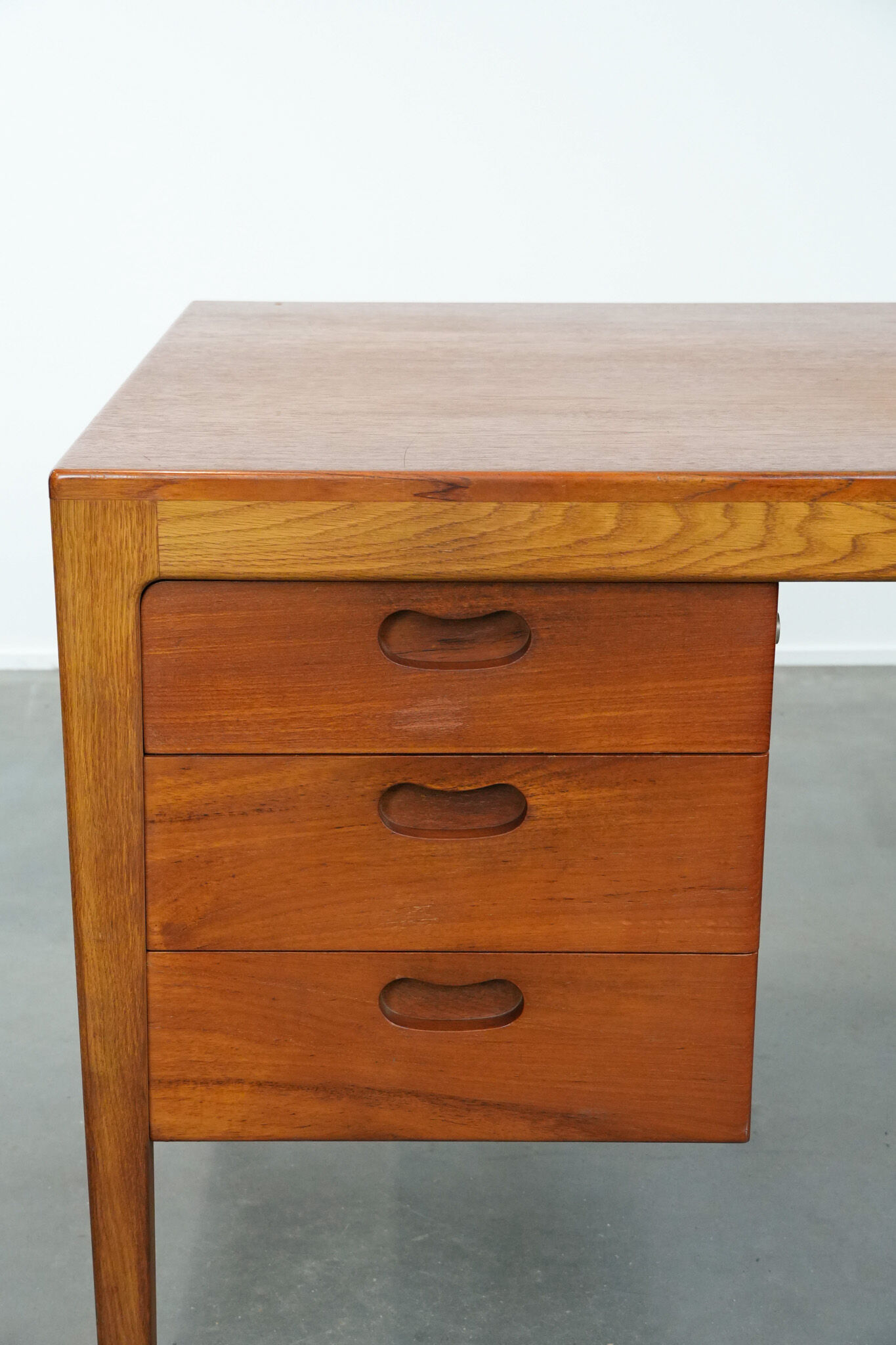 Vintage German design desk by Hartmut Lohmeyer for Wilkhahn with 6 drawers