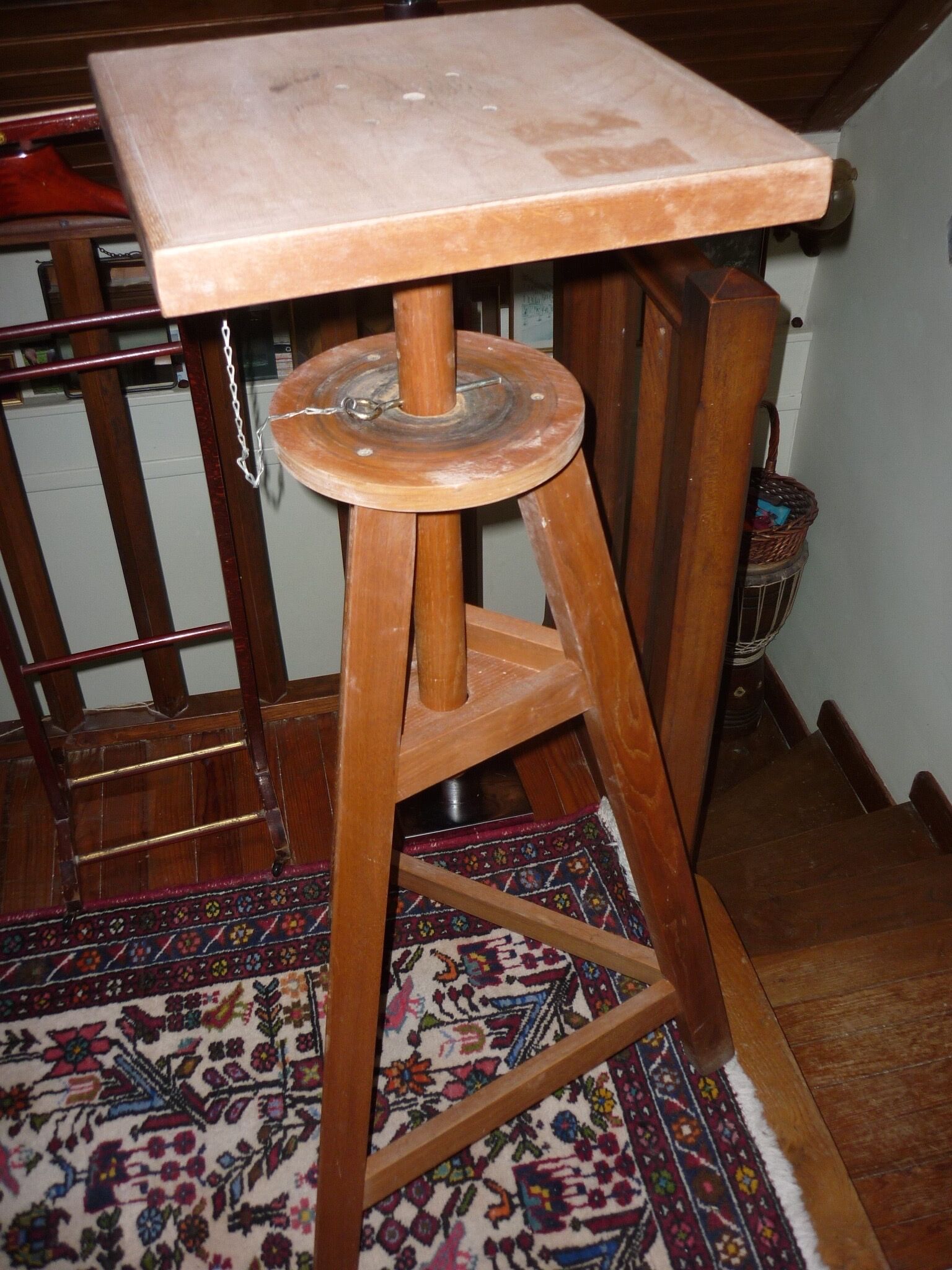 Saddle for sculpture and modeling