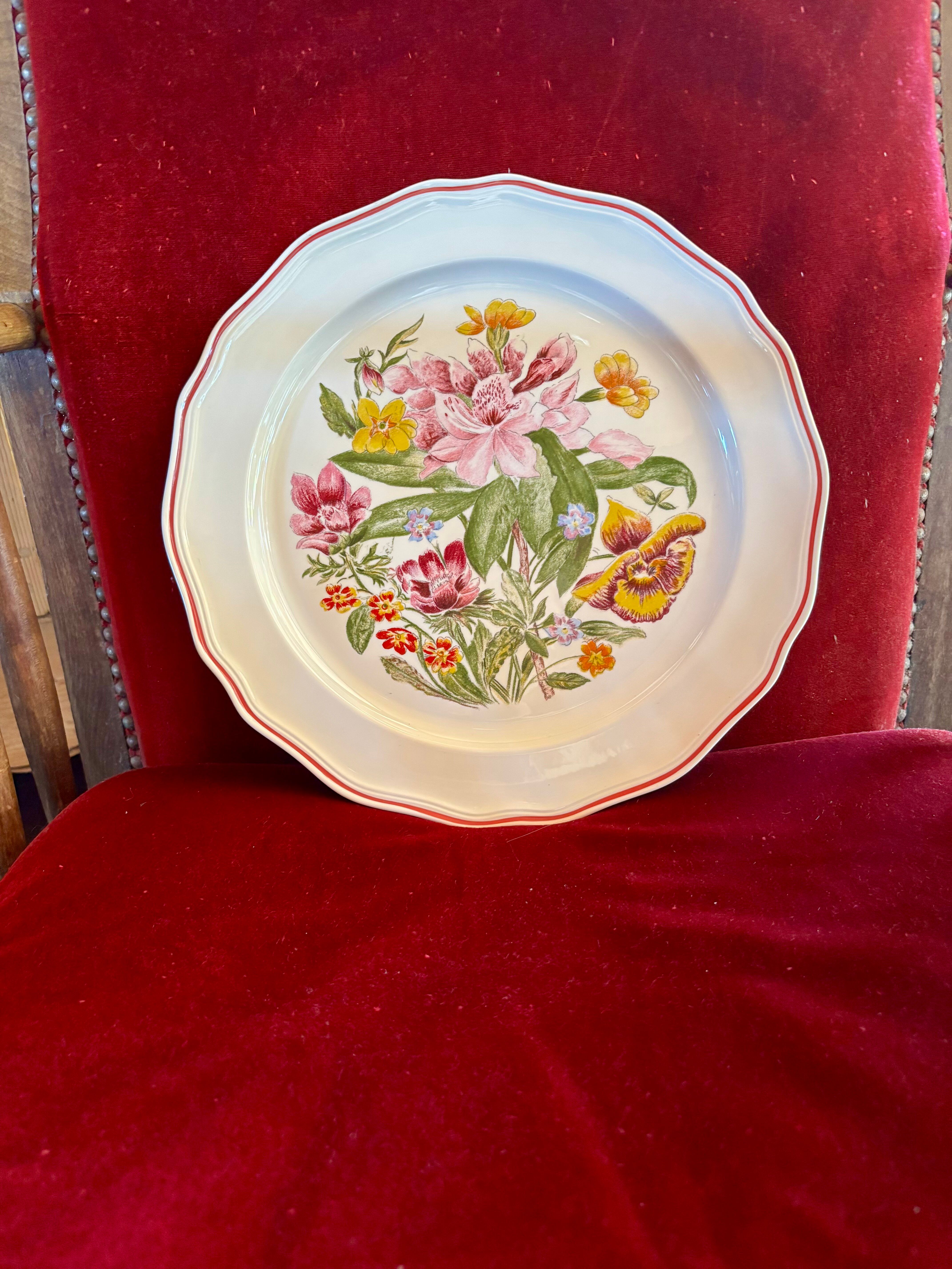 Serving dish in porcelain