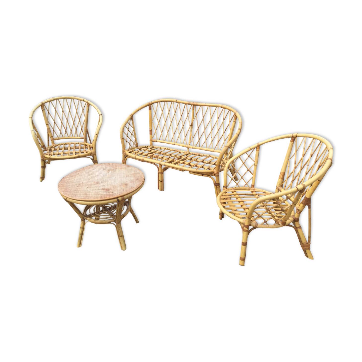 Rattan lounge