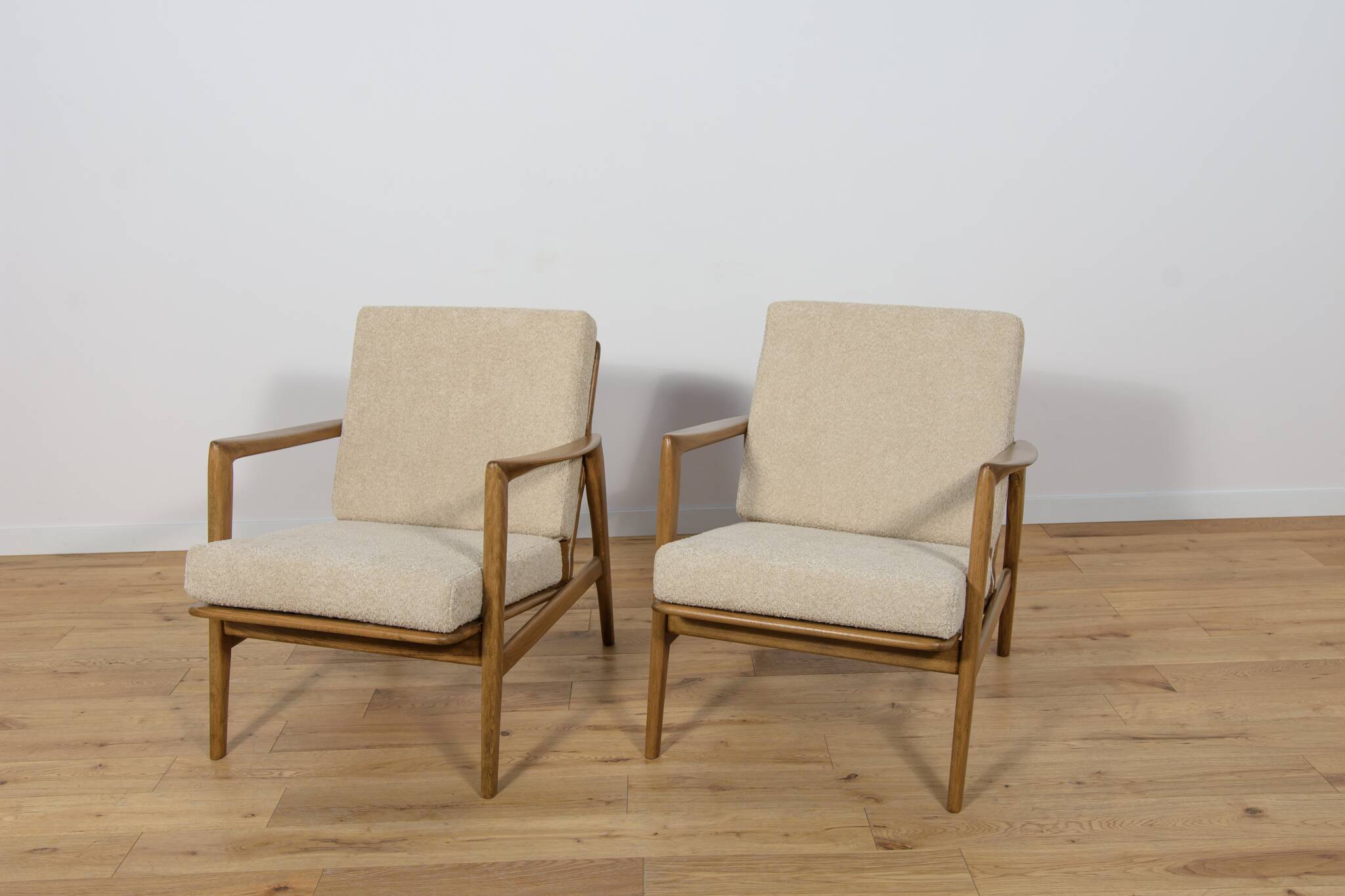 Mid-Century Model 300-139 Armchairs from Swarzędz Factory, 1960s, Set of 2