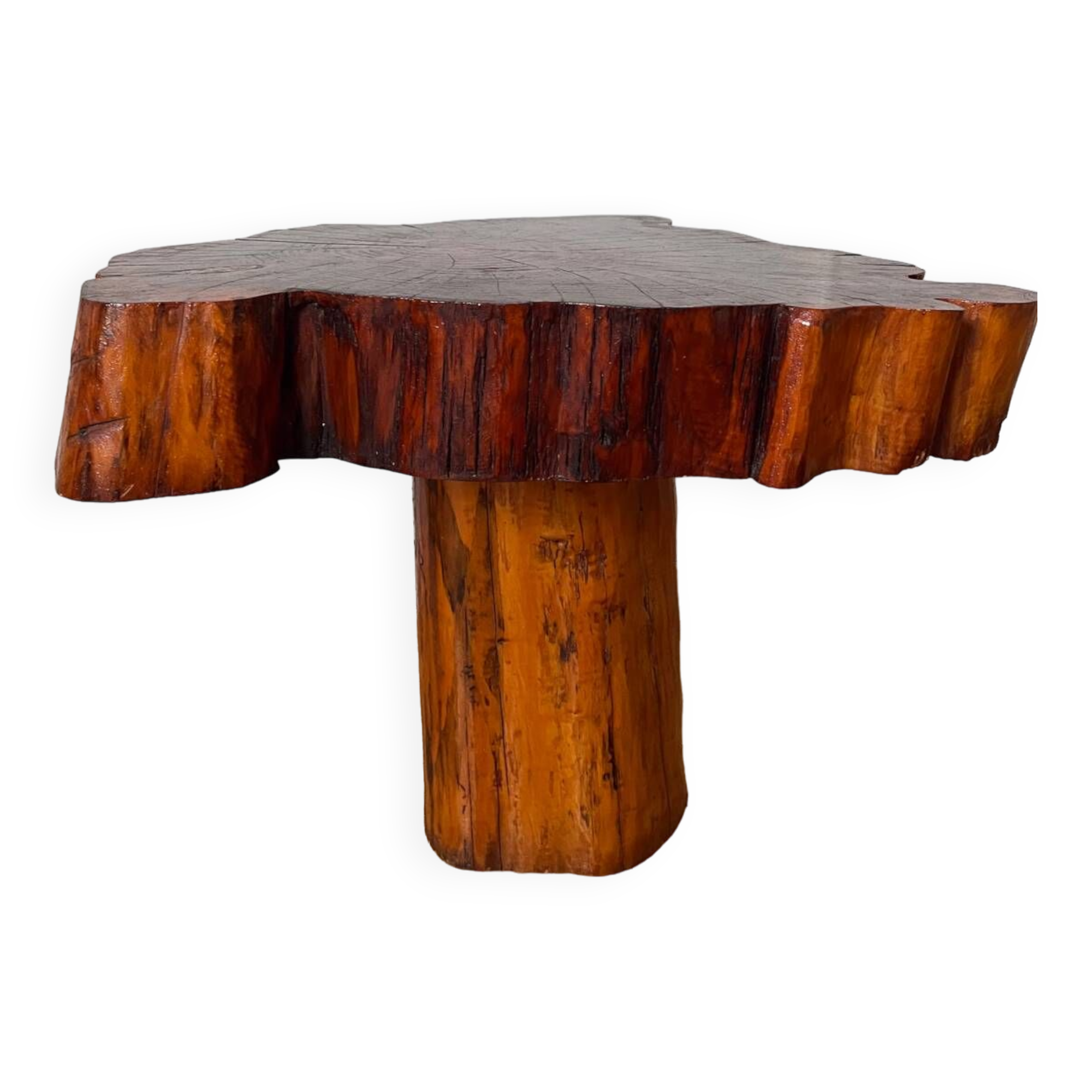 Table basse brutaliste en bois massif