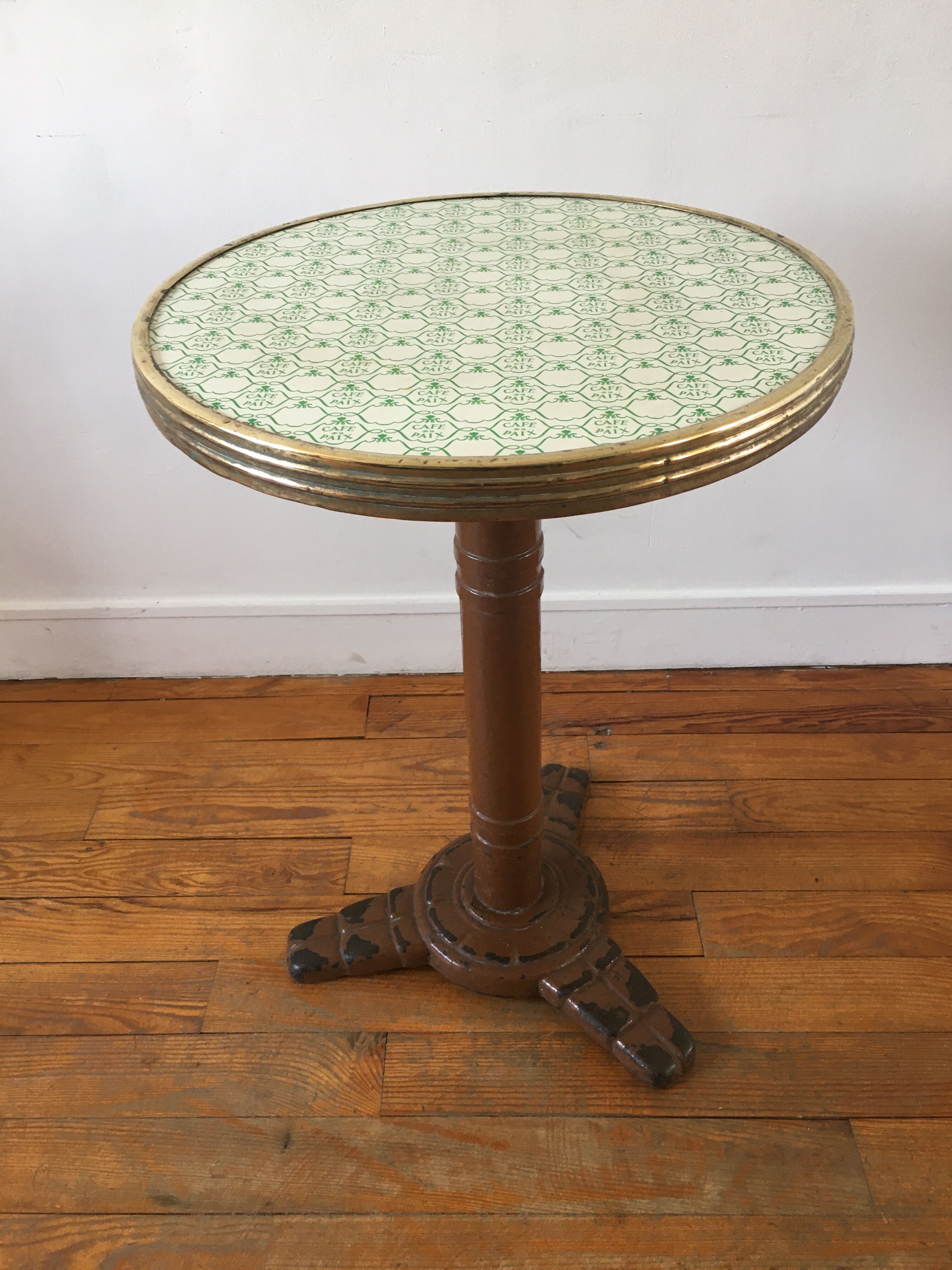 Bistro table Café de la Paix