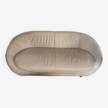 2-seater sofa in off-white rounded leather