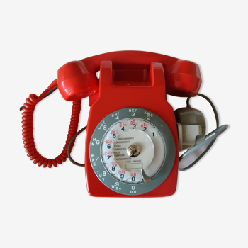Téléphone rouge vintage Socotel S63 à cadran