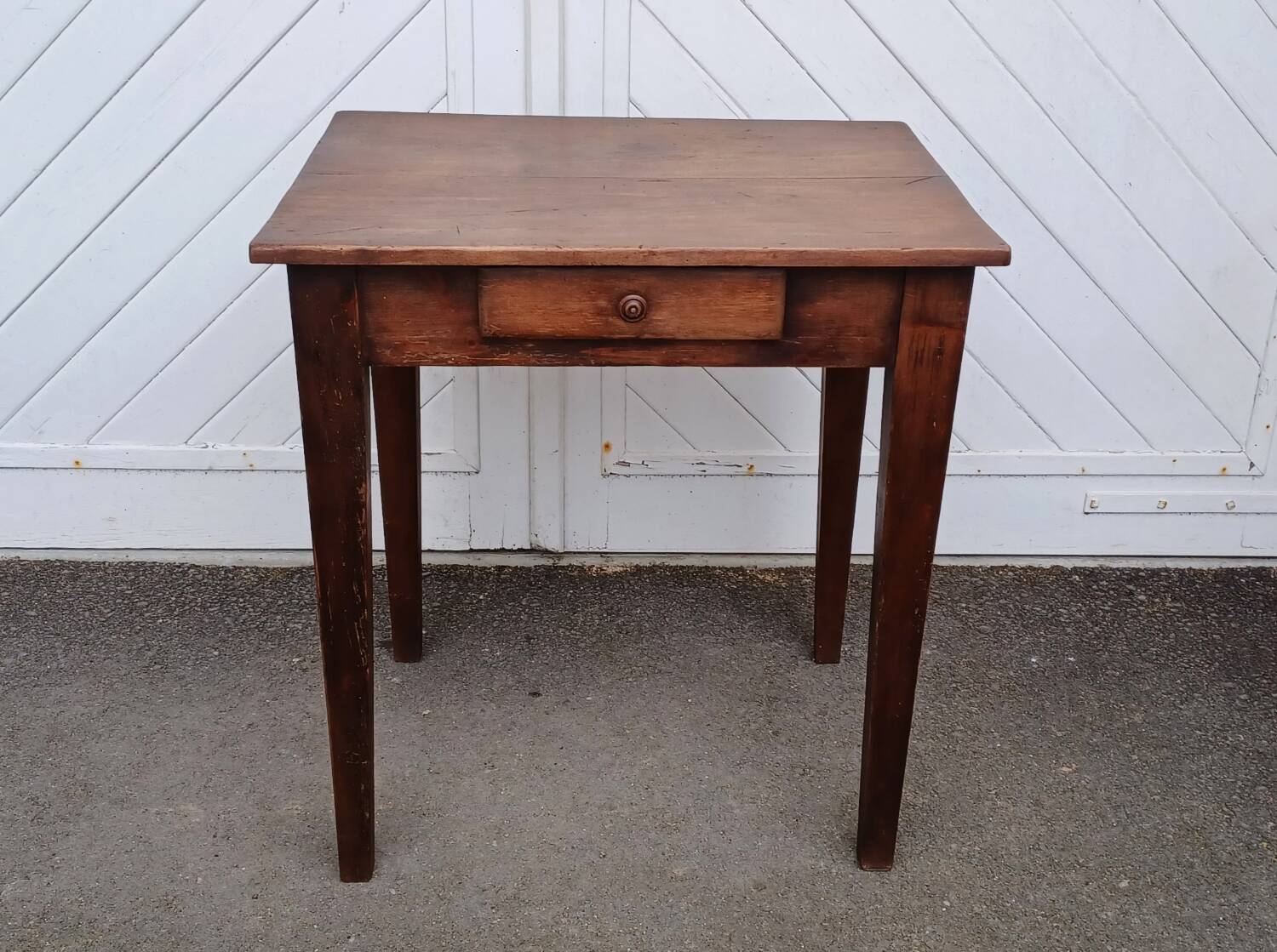 Small country table