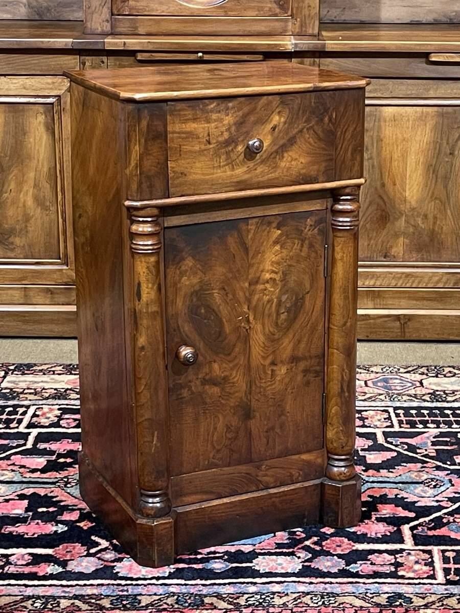 Chevet 19ème en noyer