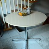 Formica roundtable 60/70