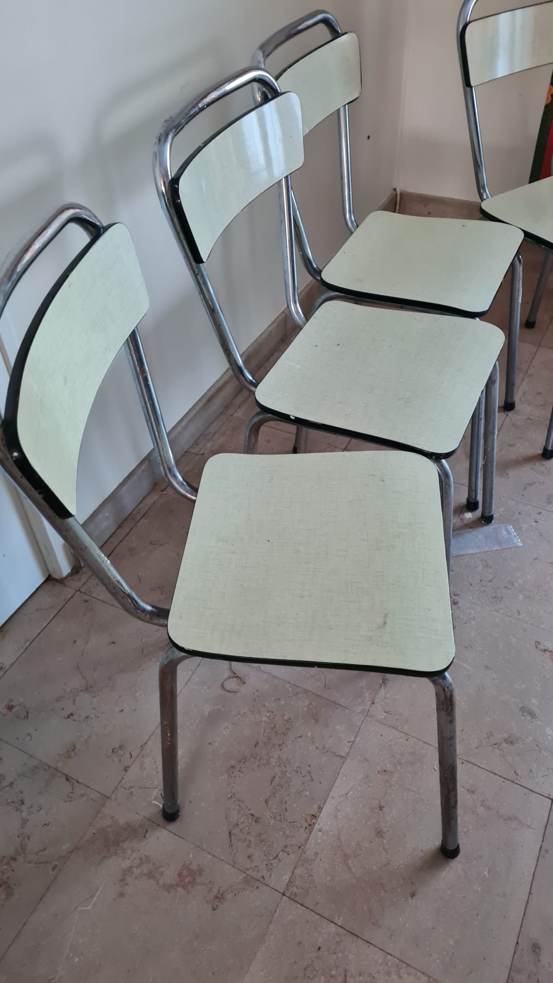 Formica extendable table & chairs