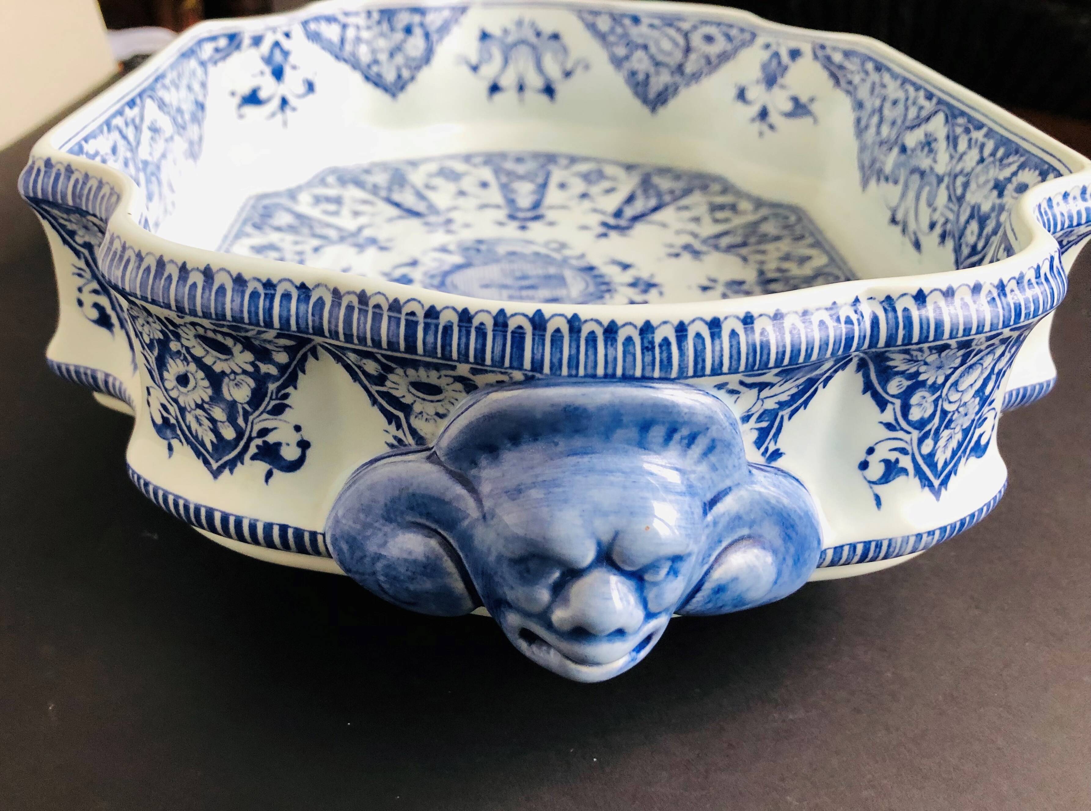 Centerpiece in gien earthenware