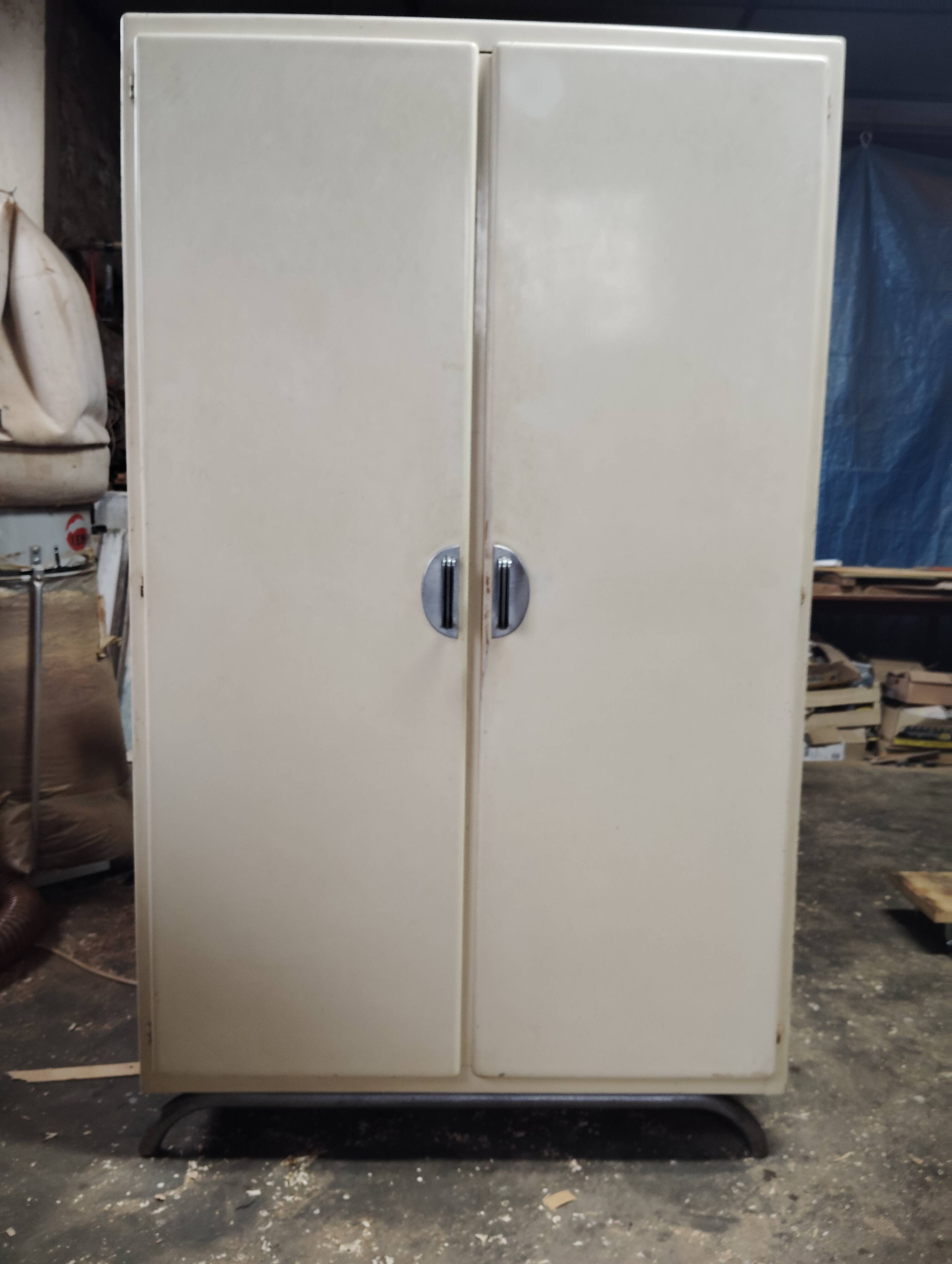 Mado kitchen cabinet