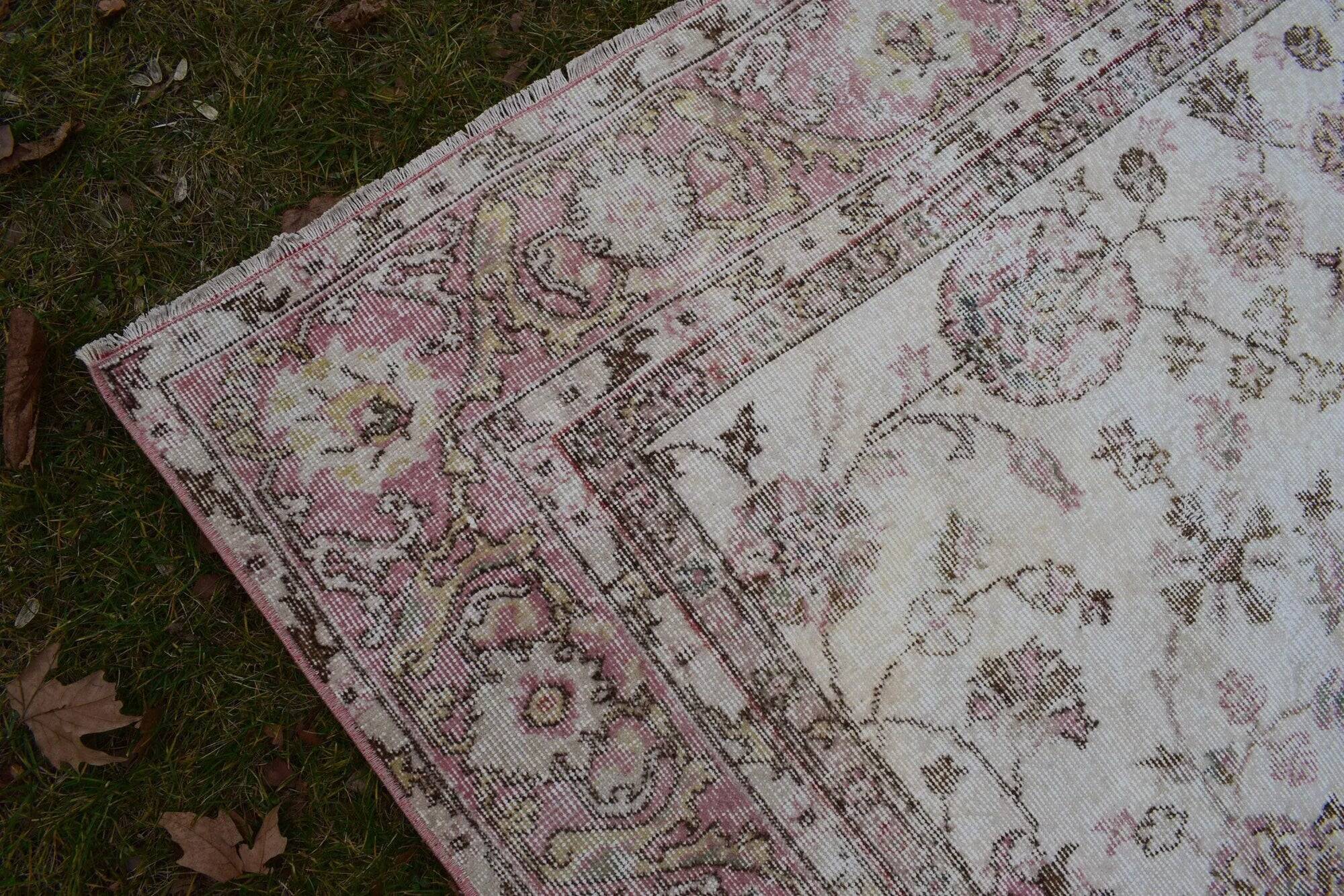 Vintage Turkish Oushak rug 195x305 cm