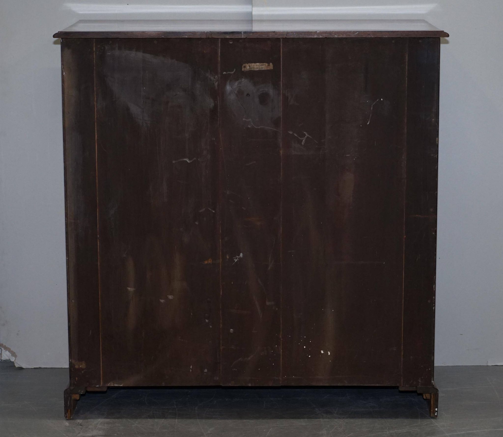Commode militaire Howard & Son 1881 par Sir C Pigott