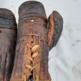 Paire de gants de boxe cuir années 40