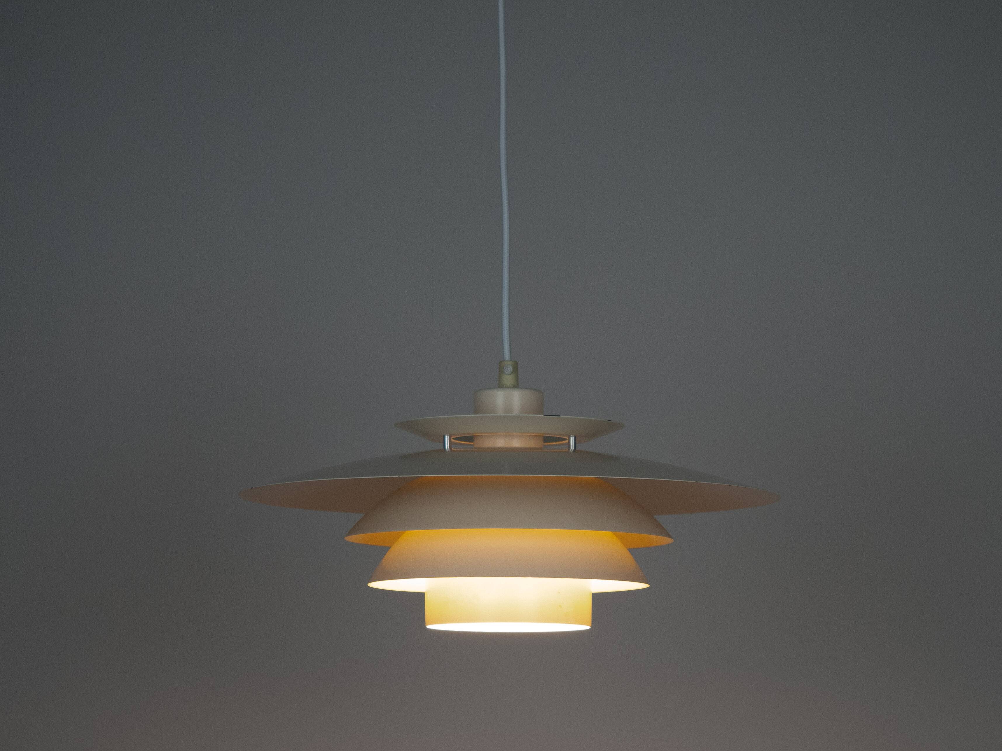 Lampe suspendue vintage danoise Bless par Dana light, années 1980.