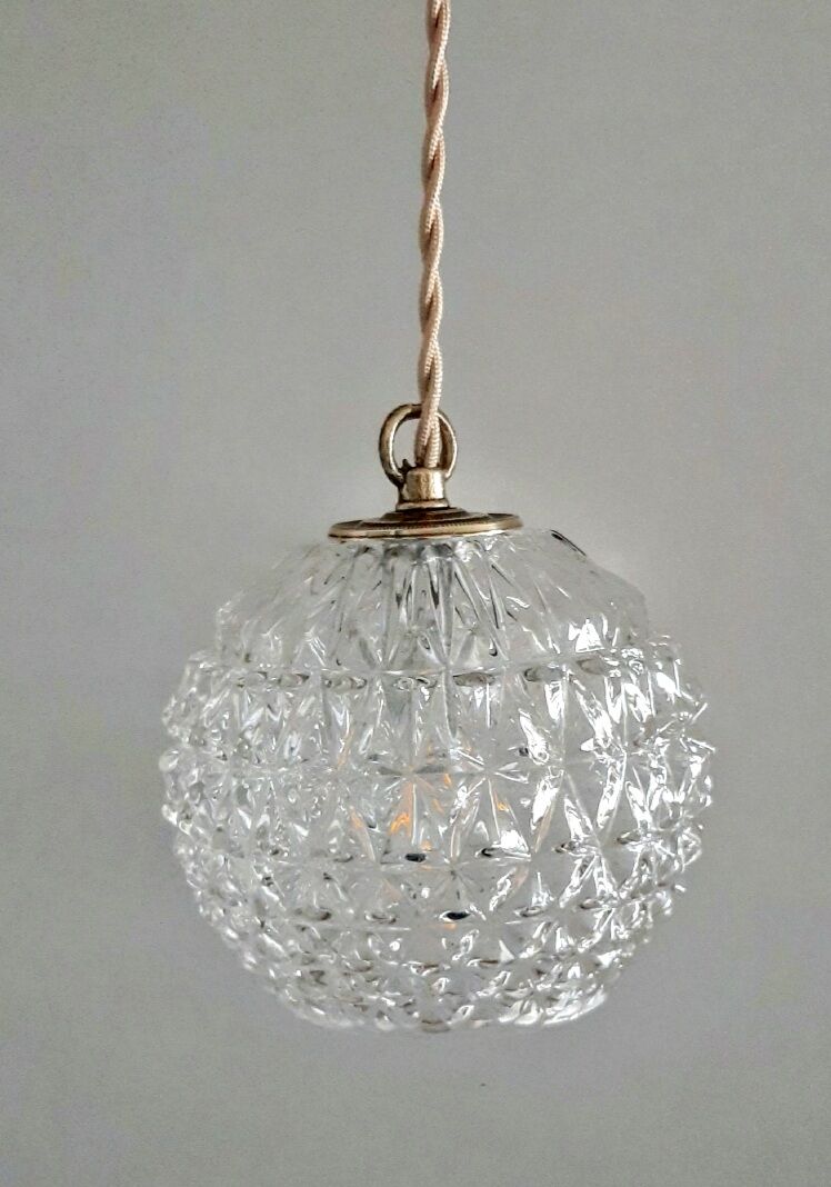 Chiseled vintage globe player