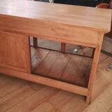 Art deco showcase counter in elm