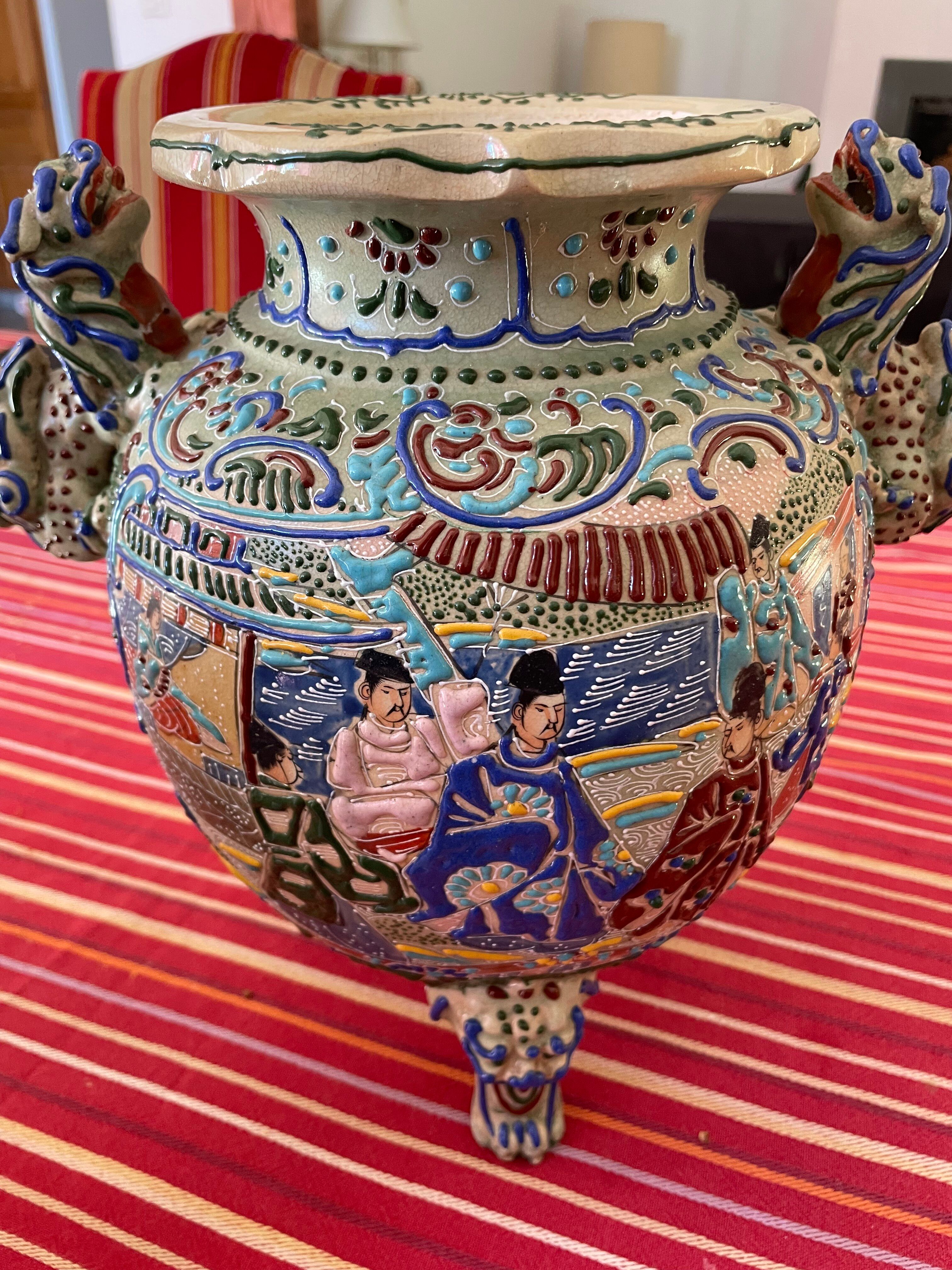 Urne tripode Satsuma Japonaise