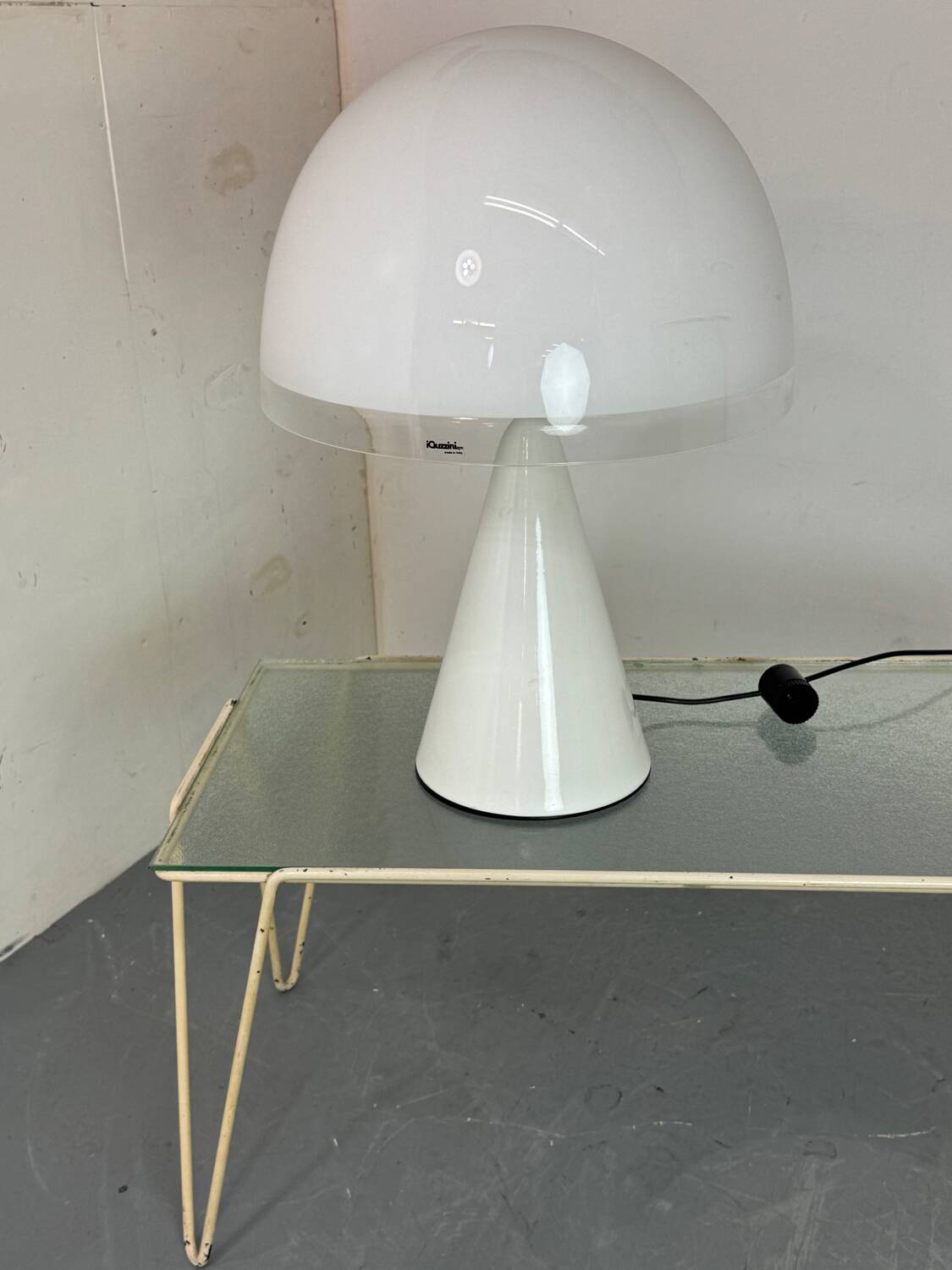 Modernist Italian Space Age Mushroom Shape Table Lamp by Harvey Guzzin