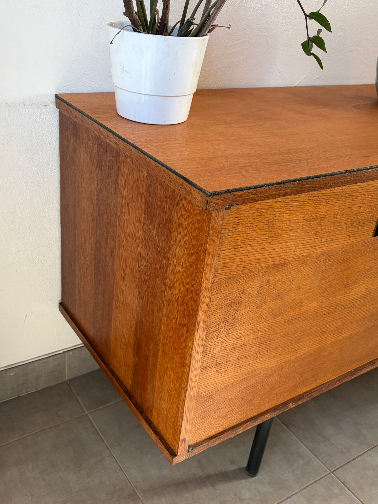 Vintage enfilade Claude Vassal