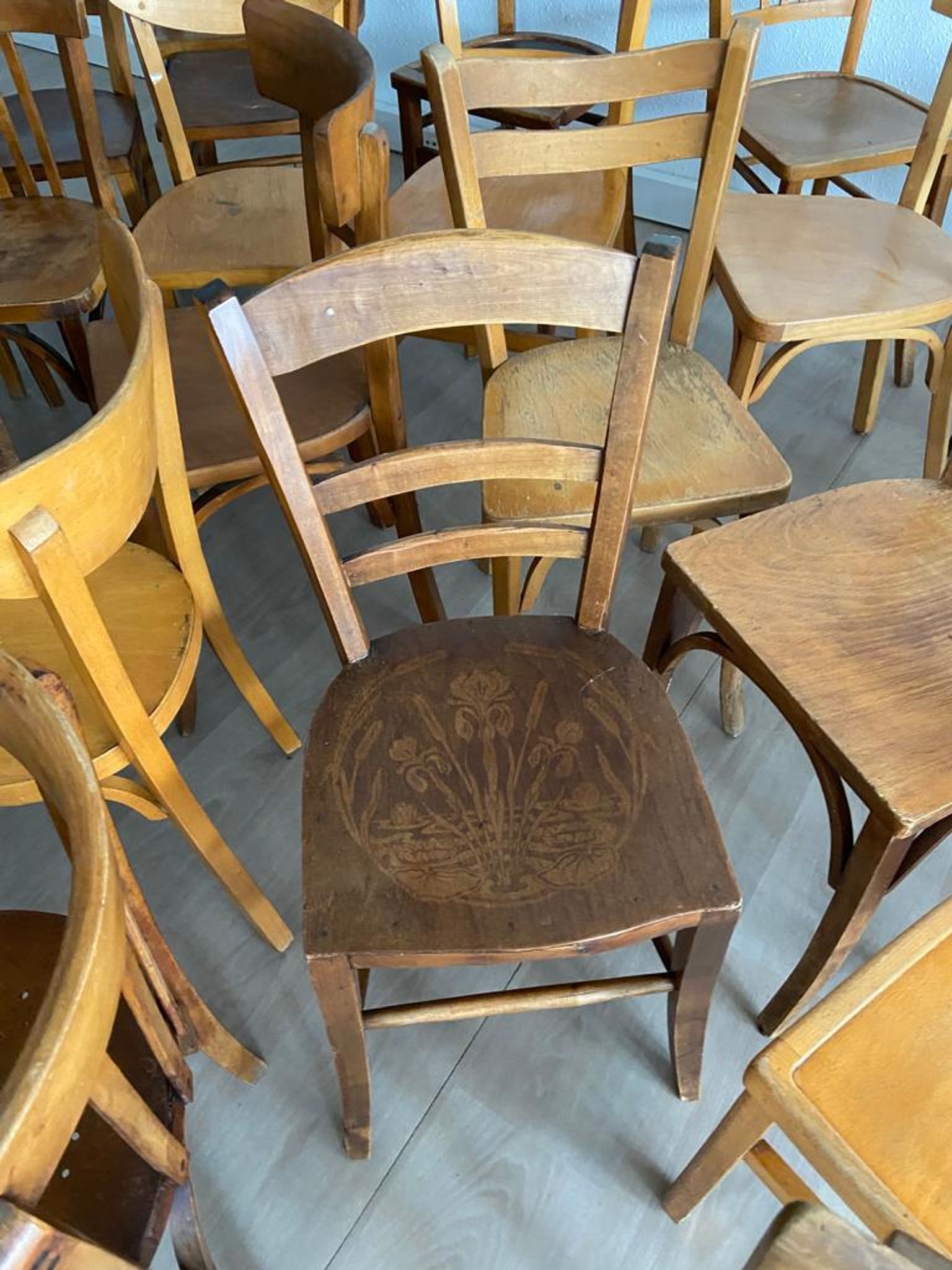 Set of 30 bistro chairs BOIS COURBÉ Vintage 60s mismatched