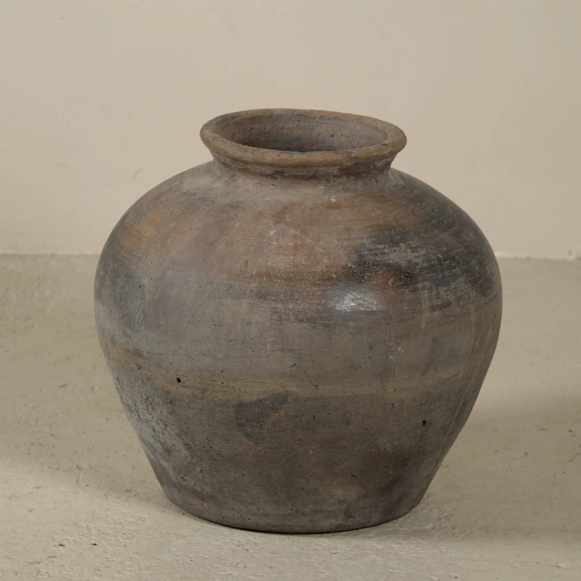 Nadi - Indian Terracotta Jar No. 1