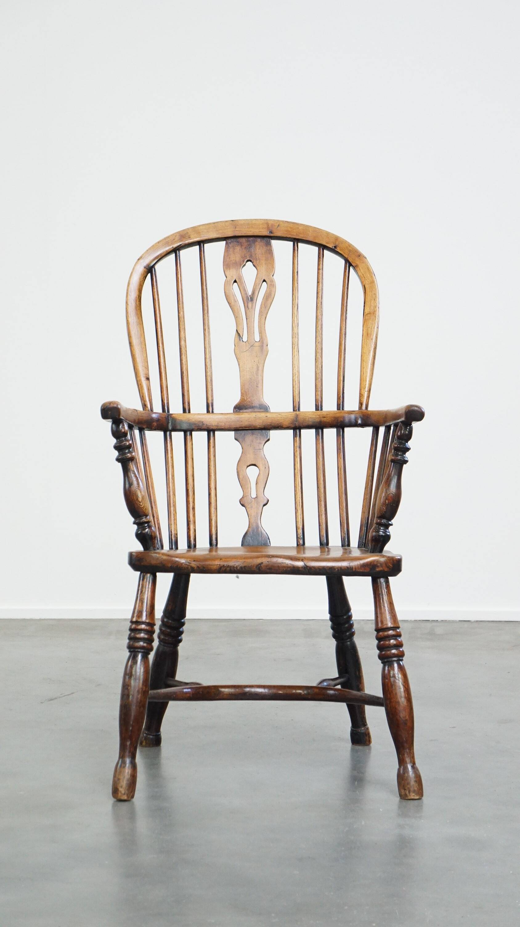 Beautiful, practical antique English highback Windsor chair with a lovely patina