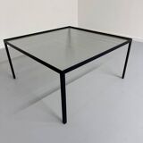 Ancienne table basse en métal et verre quadrillé design des années 50