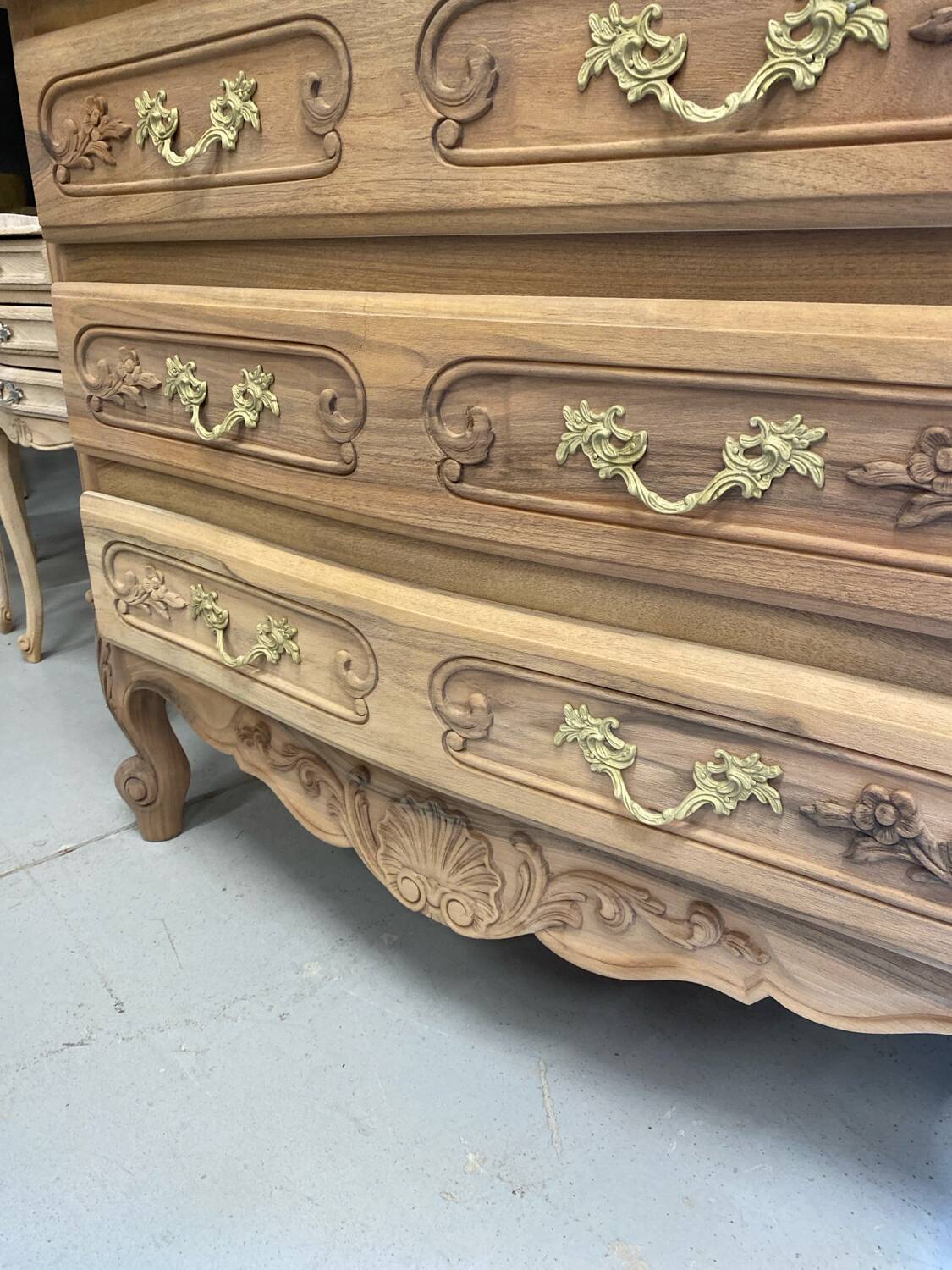 Louis XV chest of drawers in raw wood