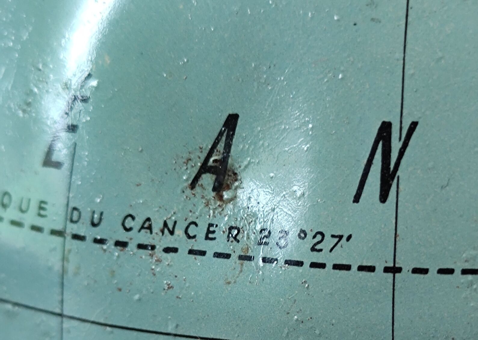 Vintage metal/Taride globe